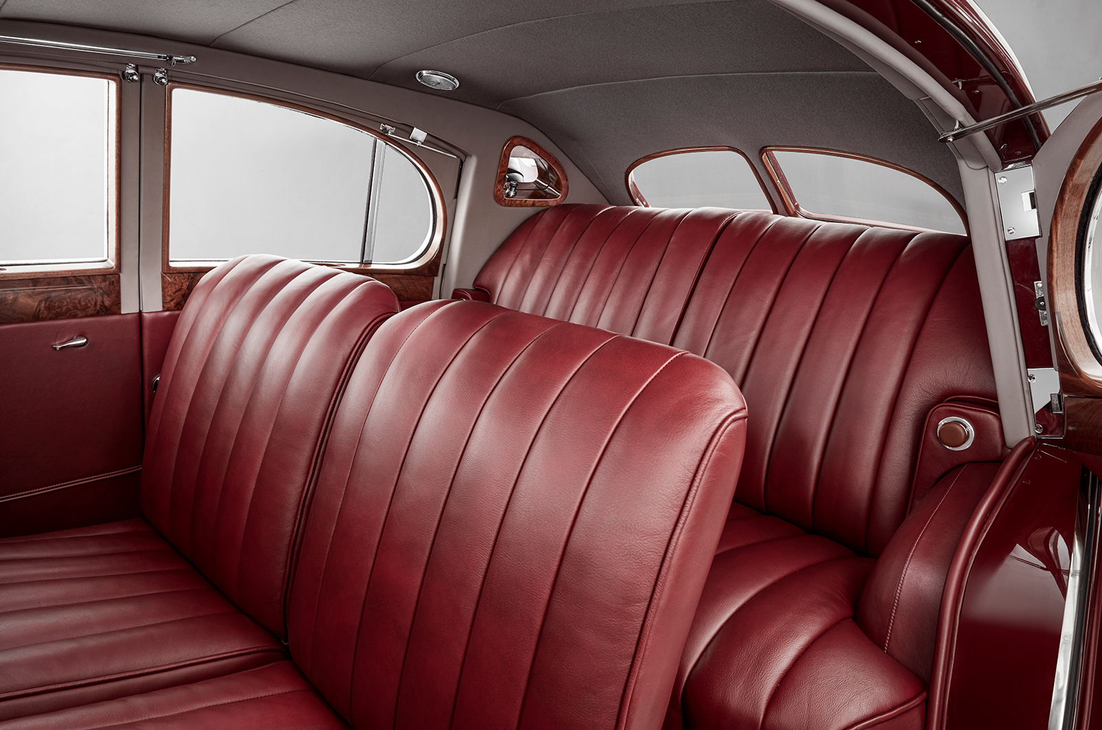 Classic & Sports Car – Reborn Corniche revives unique lost Bentley beauty