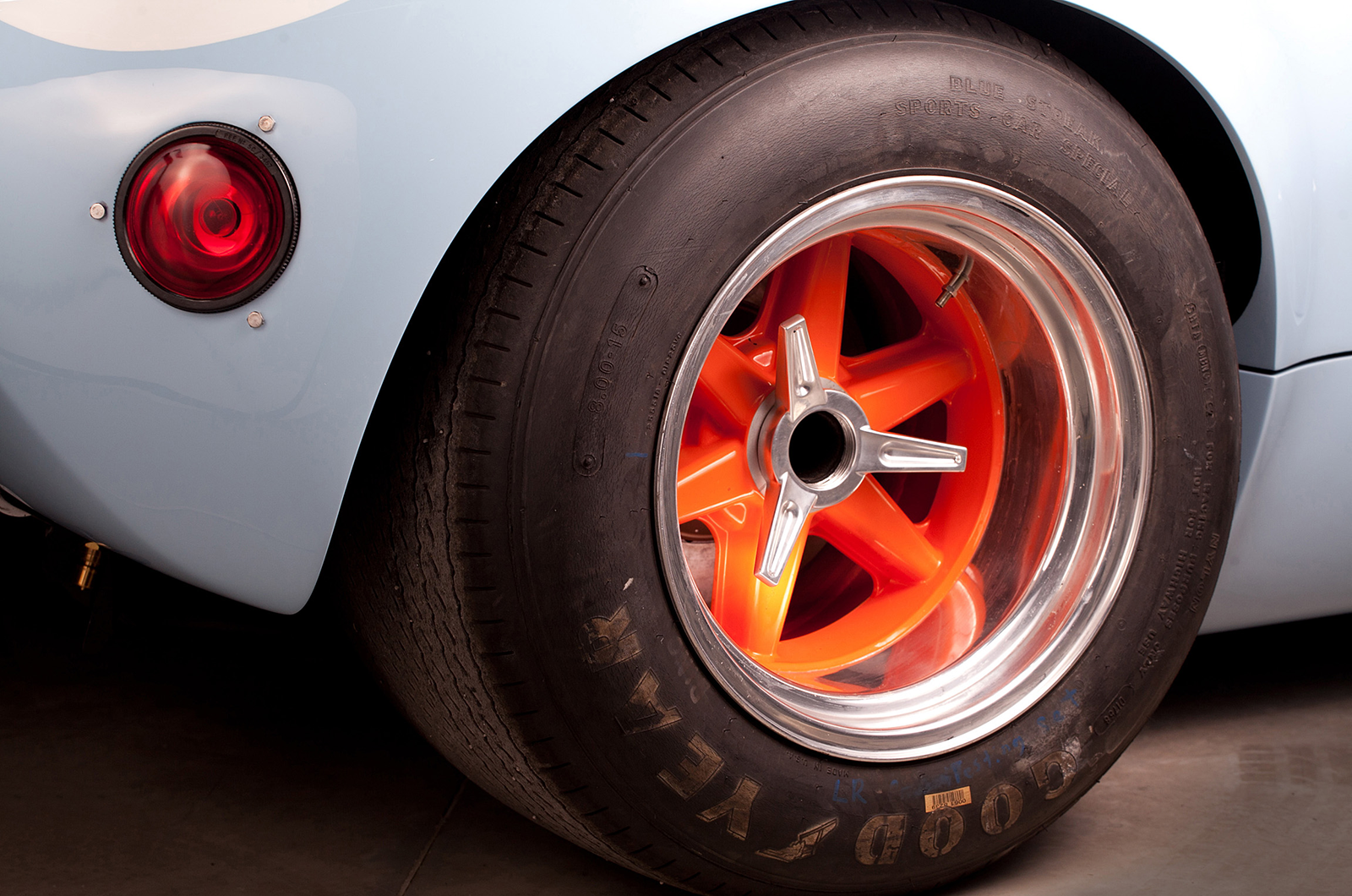 Classic & Sports Car – You can almost taste the champagne with these Ford GT40 replicas