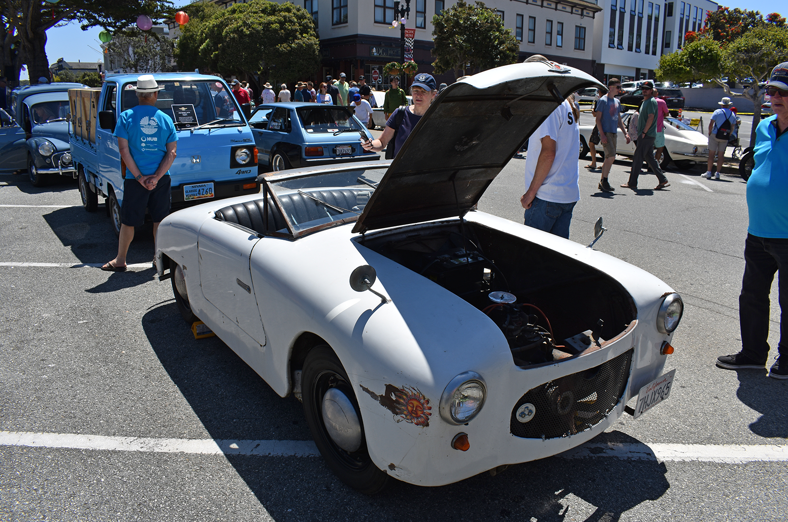 Classic & Sports Car – Little Car Show makes a big impact in Monterey