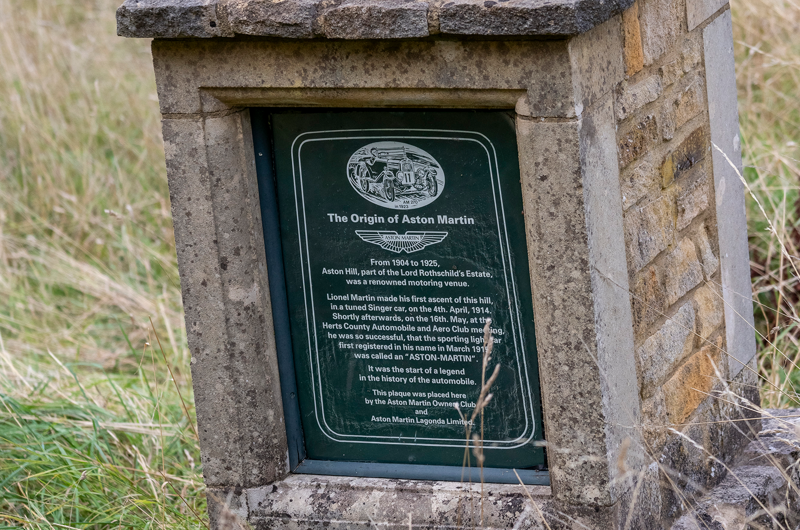 Classic & Sports Car – Aston Martin drive