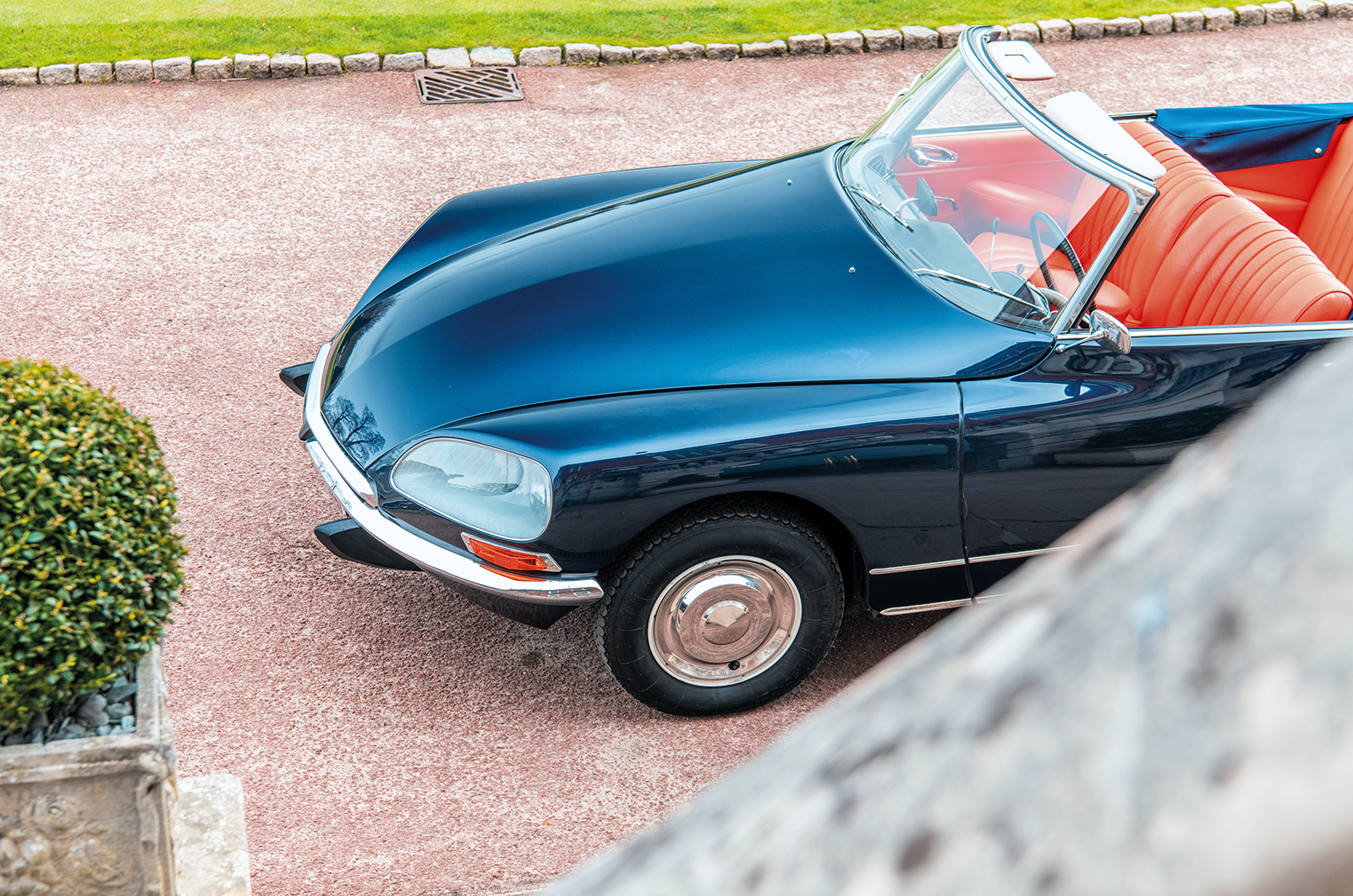 Classic & Sports Car – Dream drop-tops: Aston vs Mercedes vs Citroën vs Jensen vs Rolls