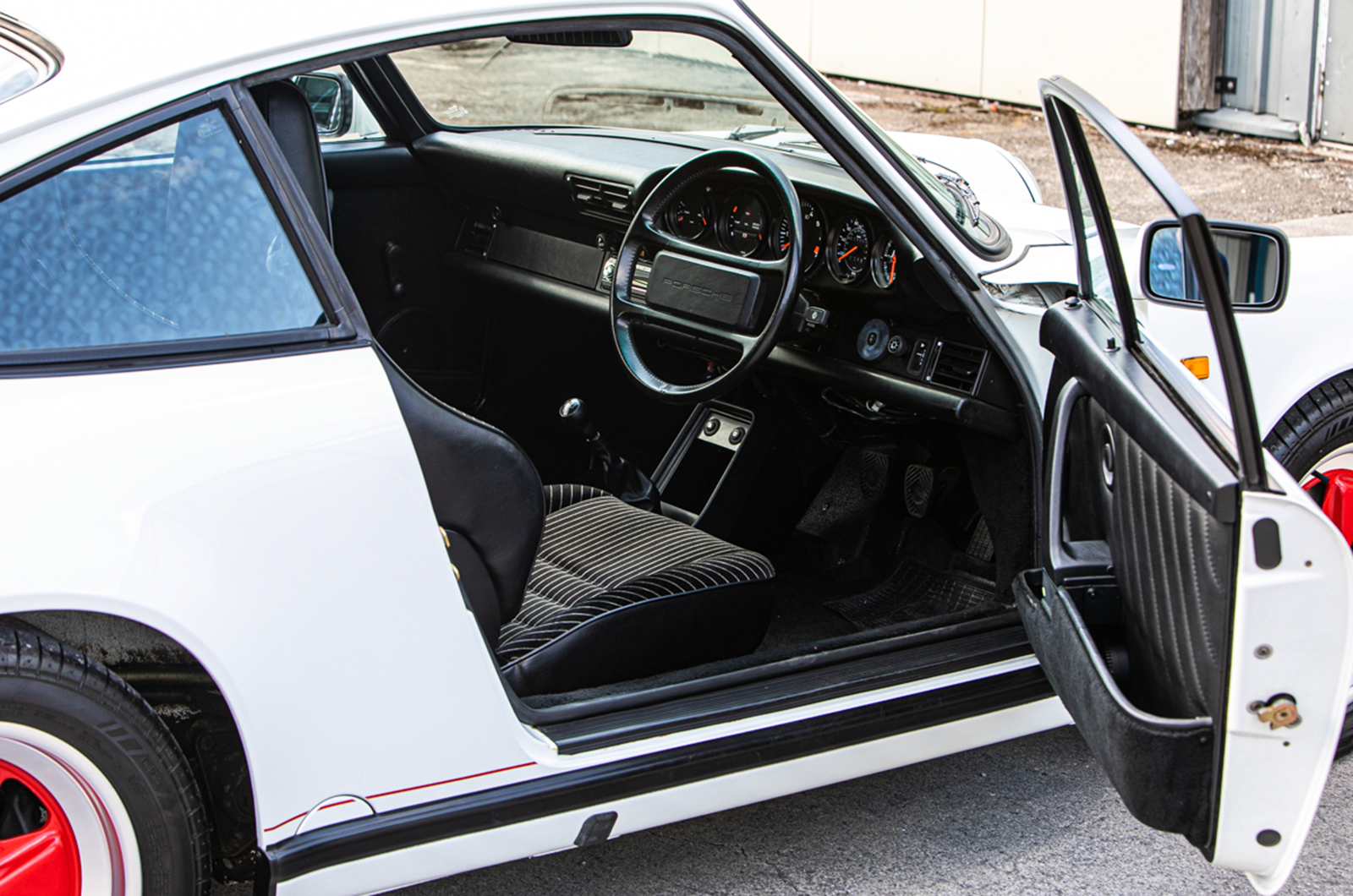 Classic & Sports Car – No-reserve classic Porsches give buyers rare opportunity