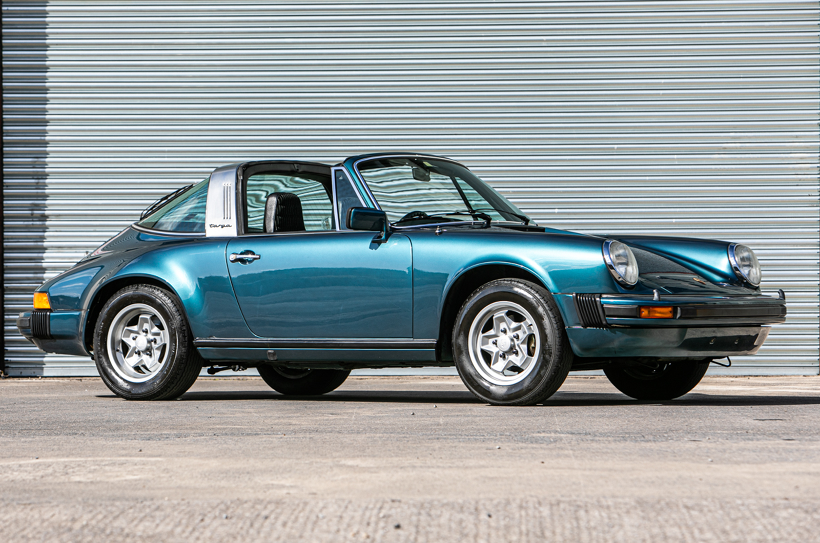 Classic & Sports Car – No-reserve classic Porsches give buyers rare opportunity