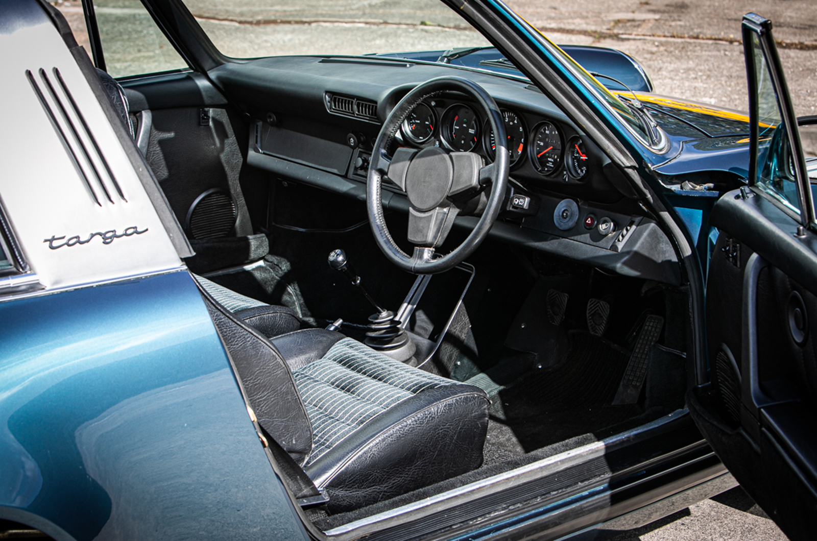 Classic & Sports Car – No-reserve classic Porsches give buyers rare opportunity