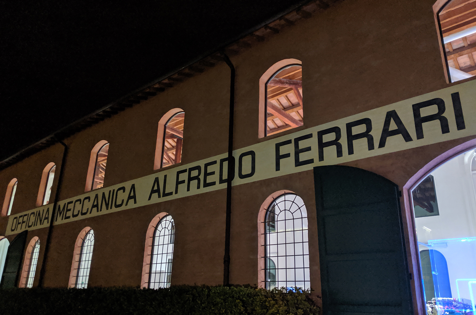 Classic & Sports Car – Inside Universo Ferrari