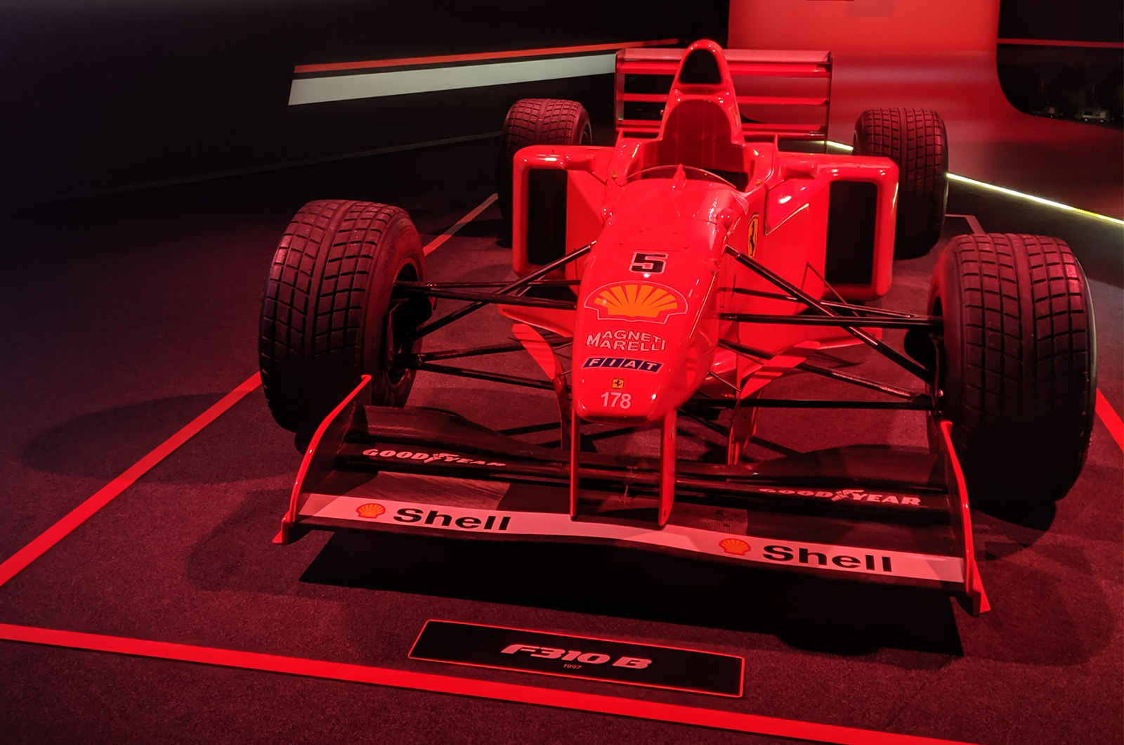 Classic & Sports Car – Inside Universo Ferrari