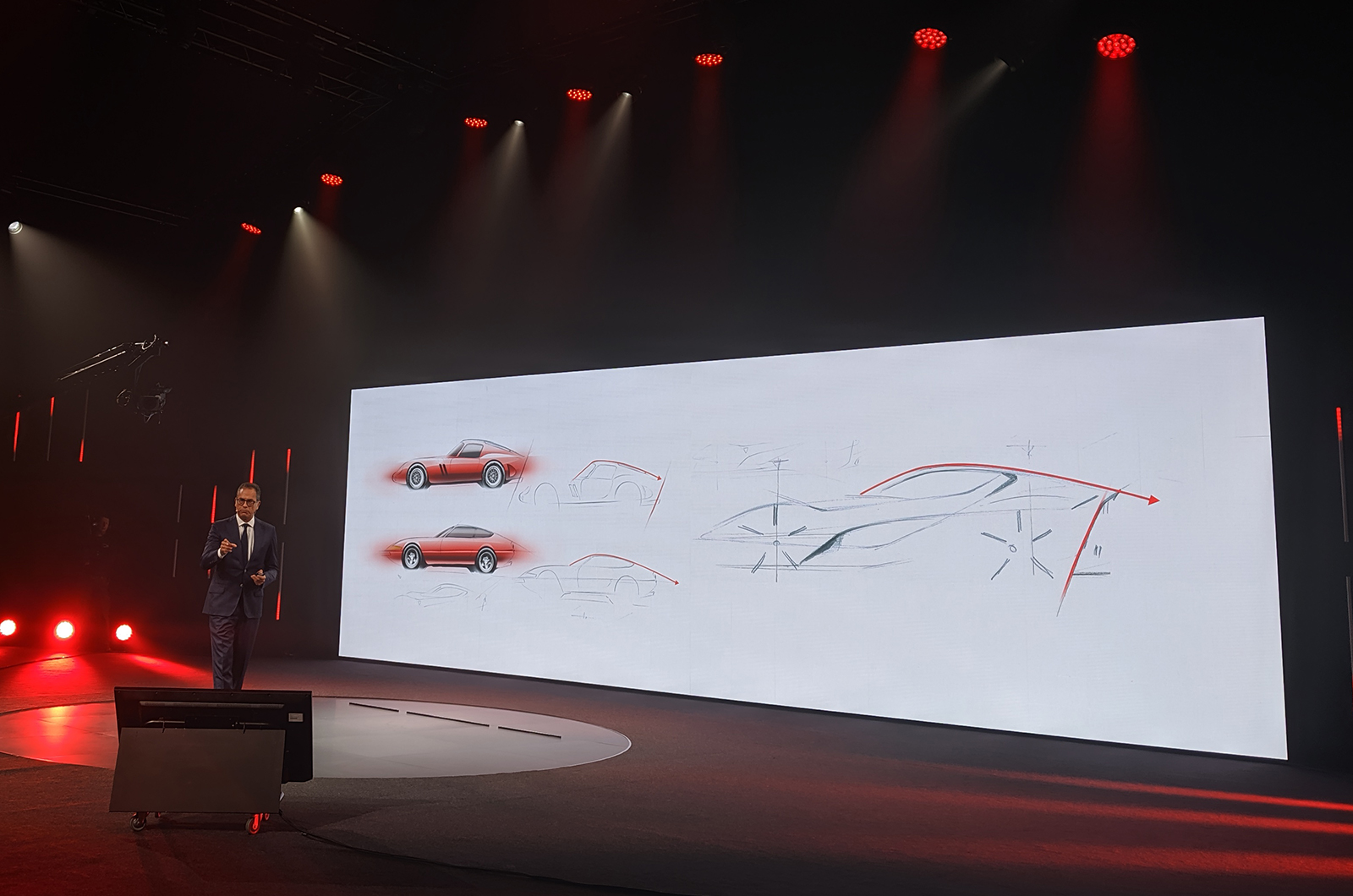 Classic & Sports Car – Inside Universo Ferrari