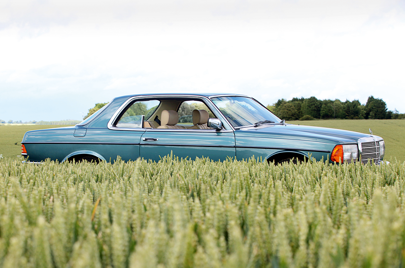 Classic & Sports Car – Luxury coupés: Mercedes 230CE vs Lotus Elite vs Lancia Gamma