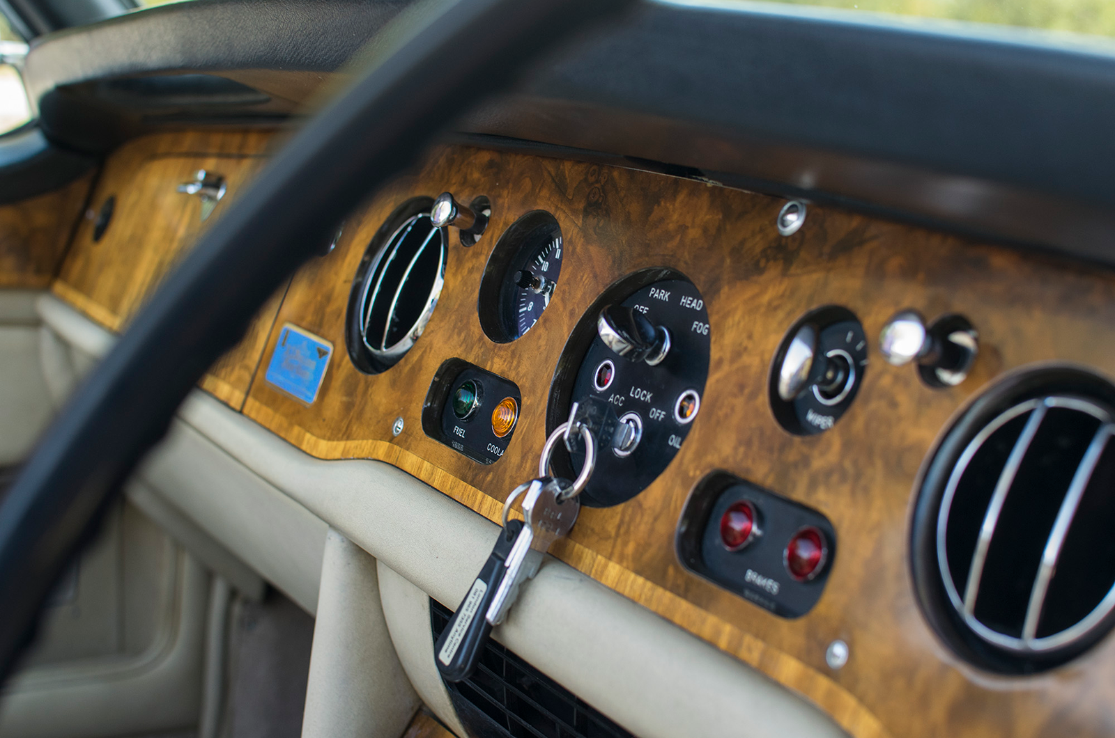 Classic & Sports Car – This Rolls-Royce Corniche was owned by a rock’n’roll legend