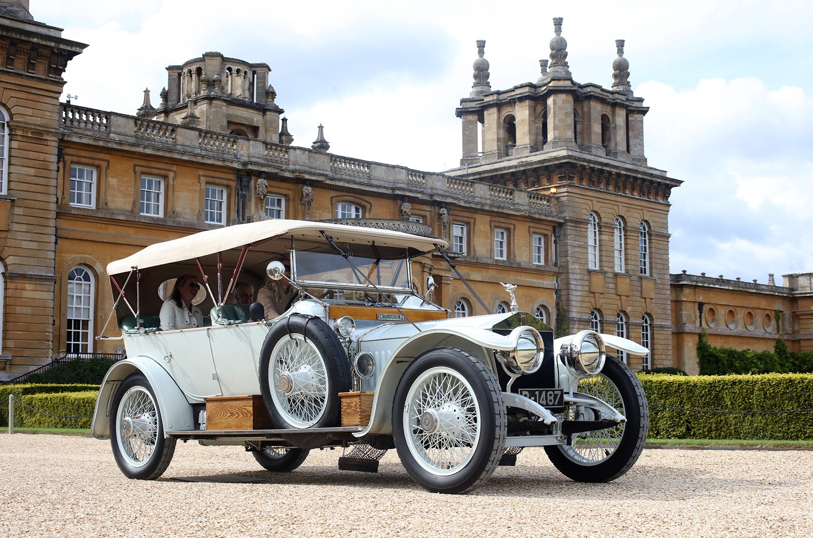 Classic & Sports Car – Talbot-Lago scoops top prize at Salon Privé