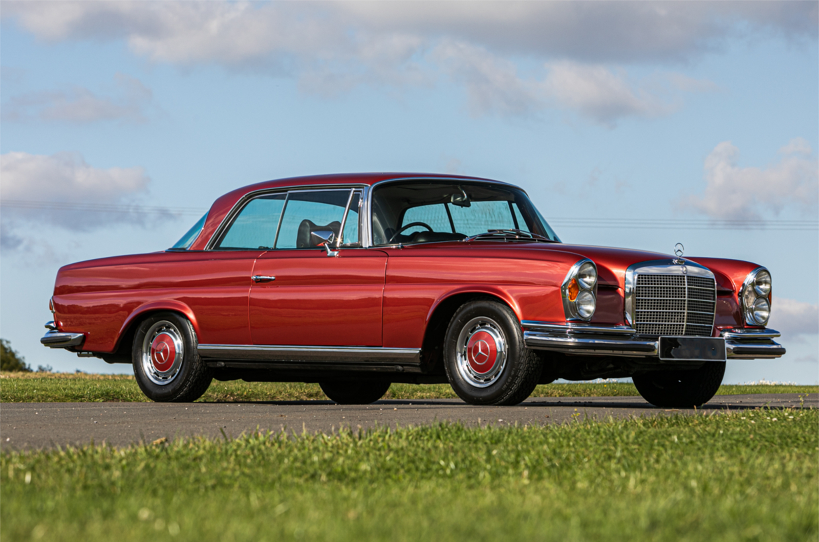 Classic & Sports Car – Lulu and Sir Cliff’s classics headline NEC show auction