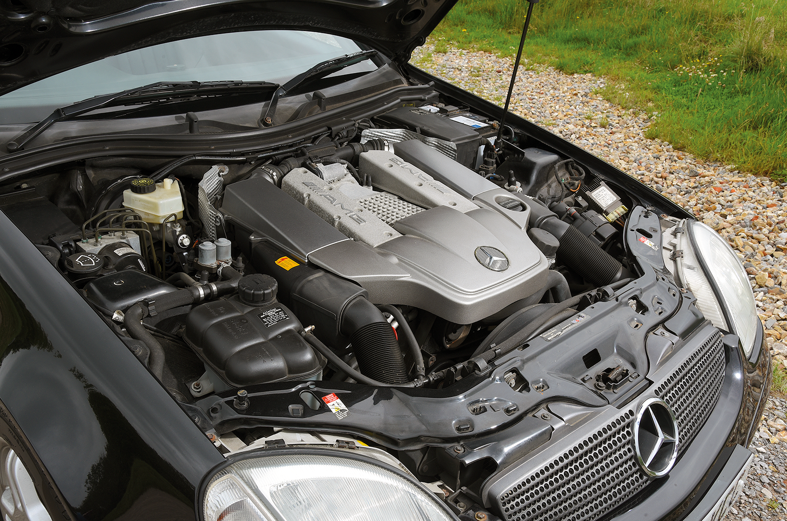 Classic & Sports Car – Natural brawn thrillers: Mercedes-Benz SLK32 AMG vs BMW Z3 M Roadster