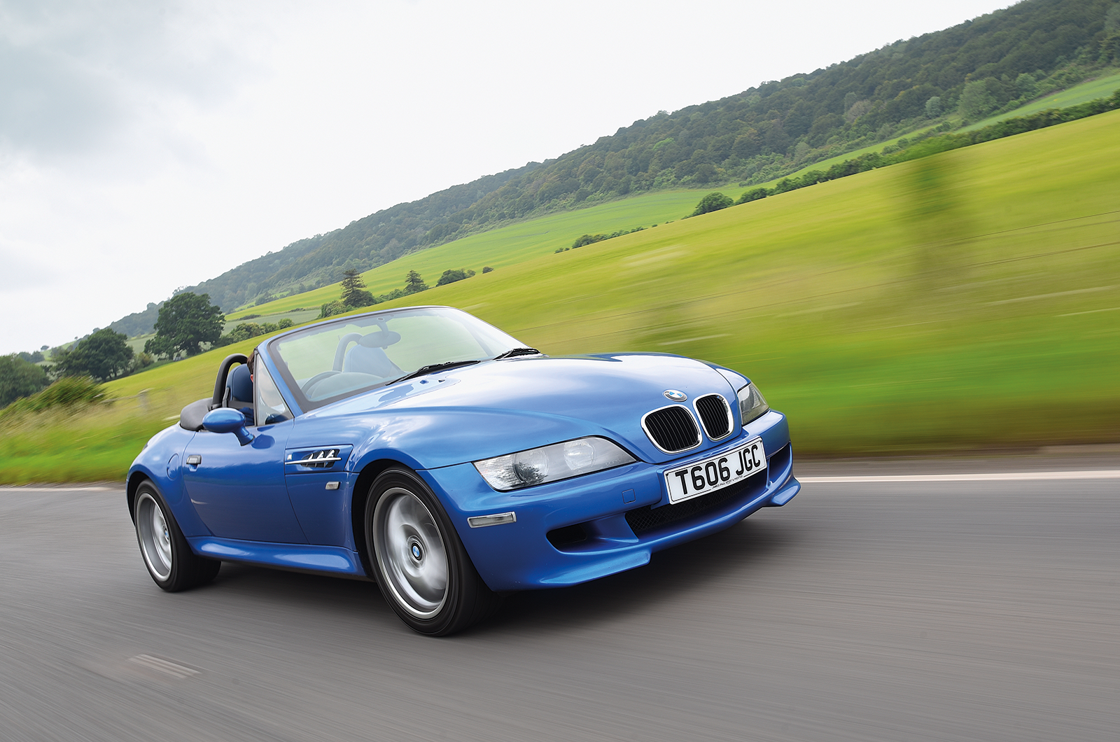 Classic & Sports Car – Natural brawn thrillers: Mercedes-Benz SLK32 AMG vs BMW Z3 M Roadster