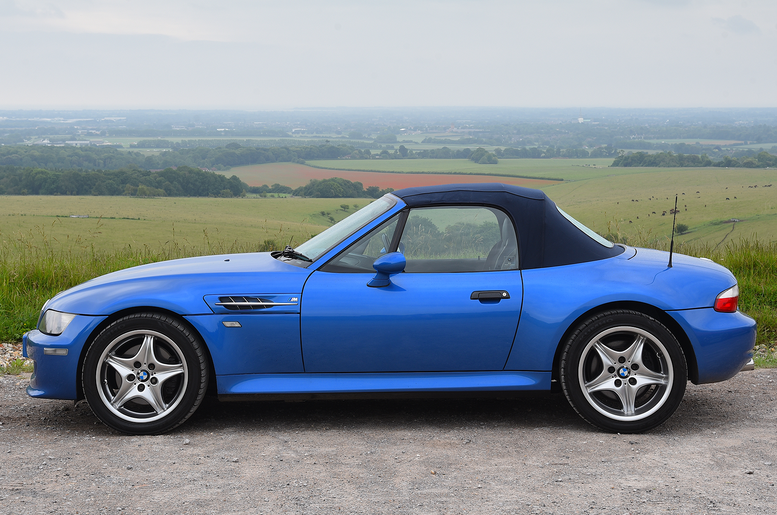 Classic & Sports Car – Natural brawn thrillers: Mercedes-Benz SLK32 AMG vs BMW Z3 M Roadster