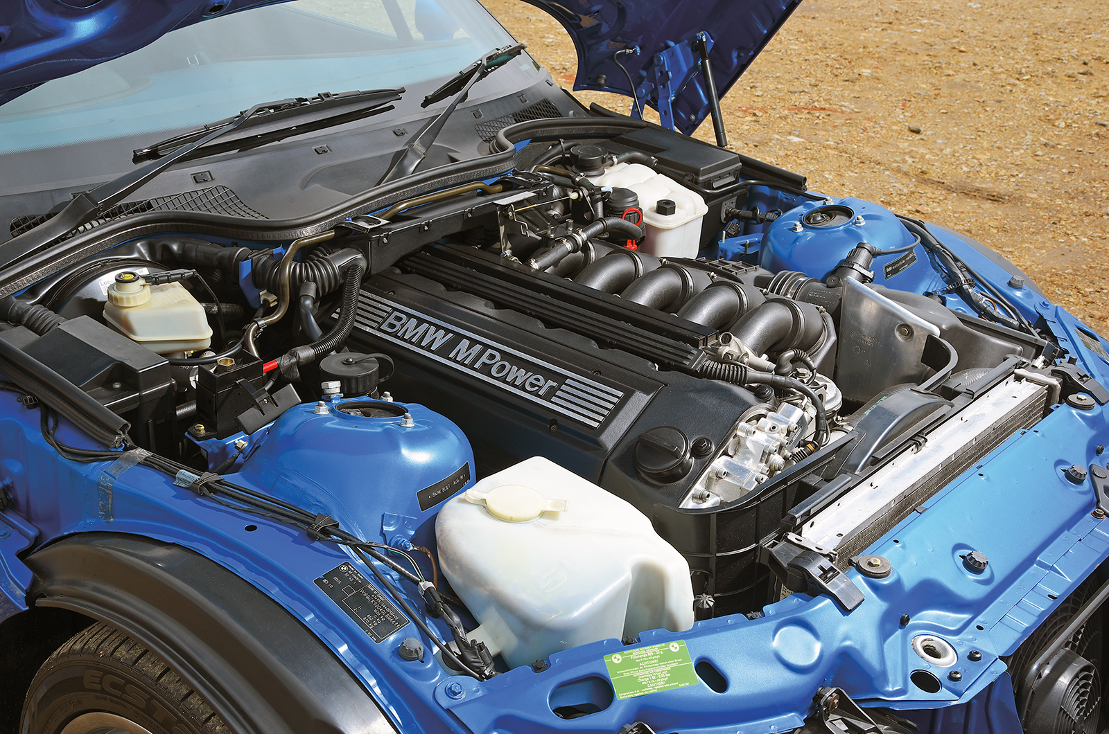 Classic & Sports Car – Natural brawn thrillers: Mercedes-Benz SLK32 AMG vs BMW Z3 M Roadster