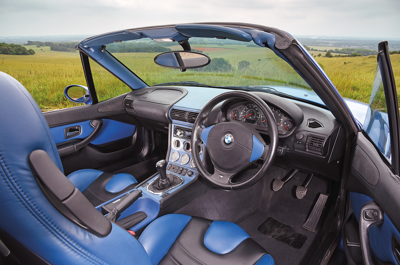 Classic & Sports Car – Natural brawn thrillers: Mercedes-Benz SLK32 AMG vs BMW Z3 M Roadster