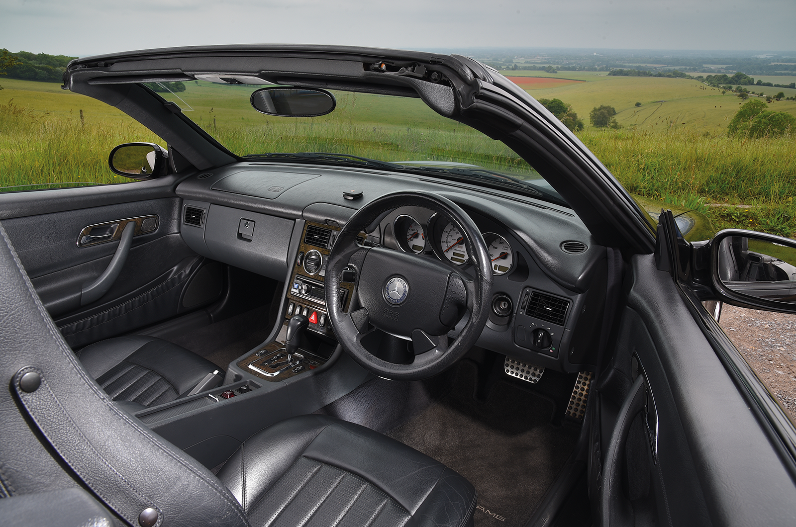 Classic & Sports Car – Natural brawn thrillers: Mercedes-Benz SLK32 AMG vs BMW Z3 M Roadster