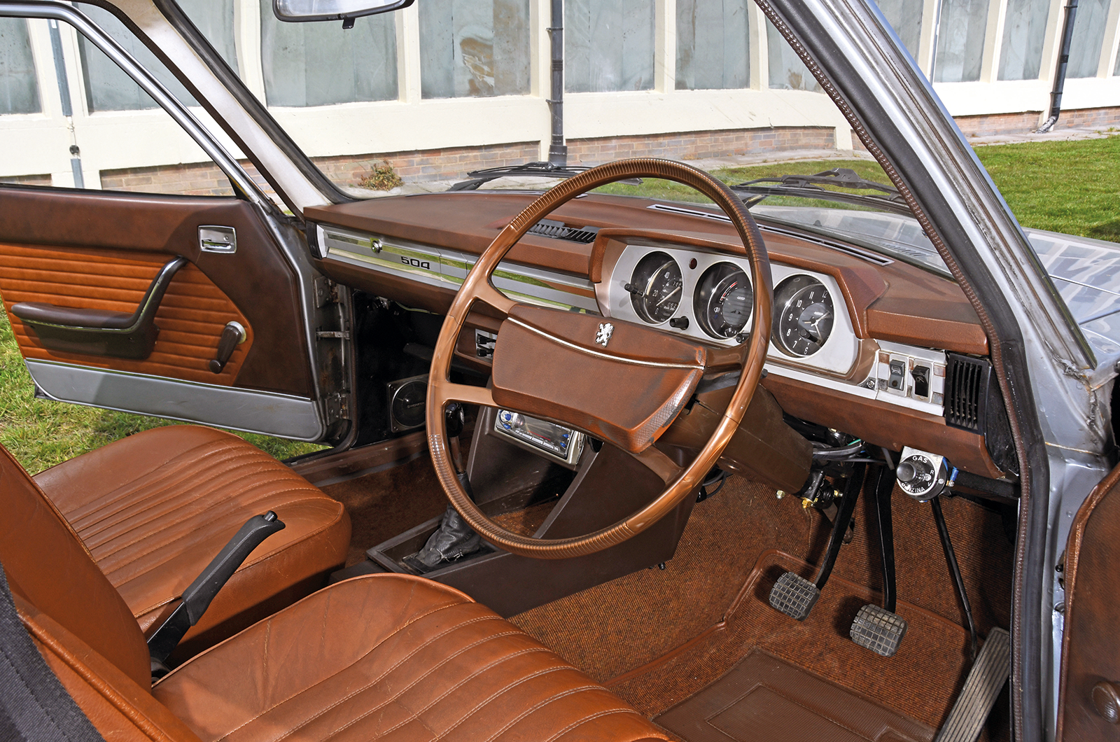 Classic & Sports Car – This is the modern world: Chrysler 2 Litre, Peugeot 504GL & Fiat 132