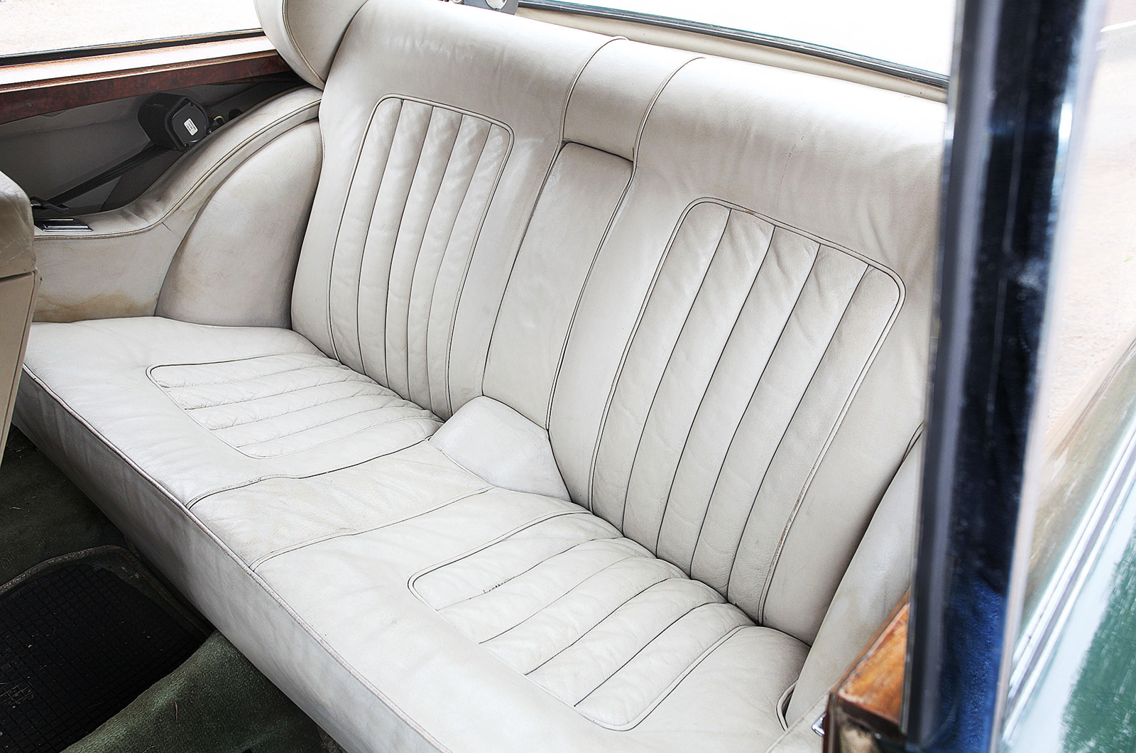 Classic & Sports Car – Don’t buy that, buy this: Bristol 406 vs Mercedes Ponton Coupé