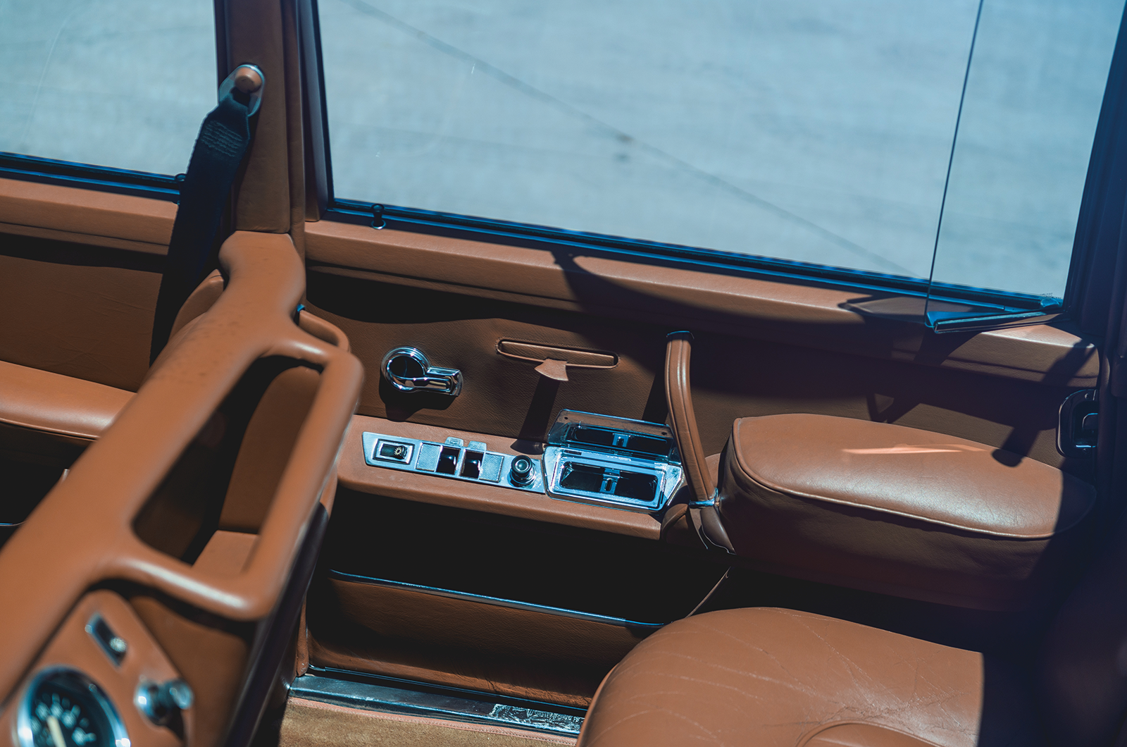 Classic & Sports Car – Blue-sky thinking: the unique glass-roofed Mercedes-Benz 600