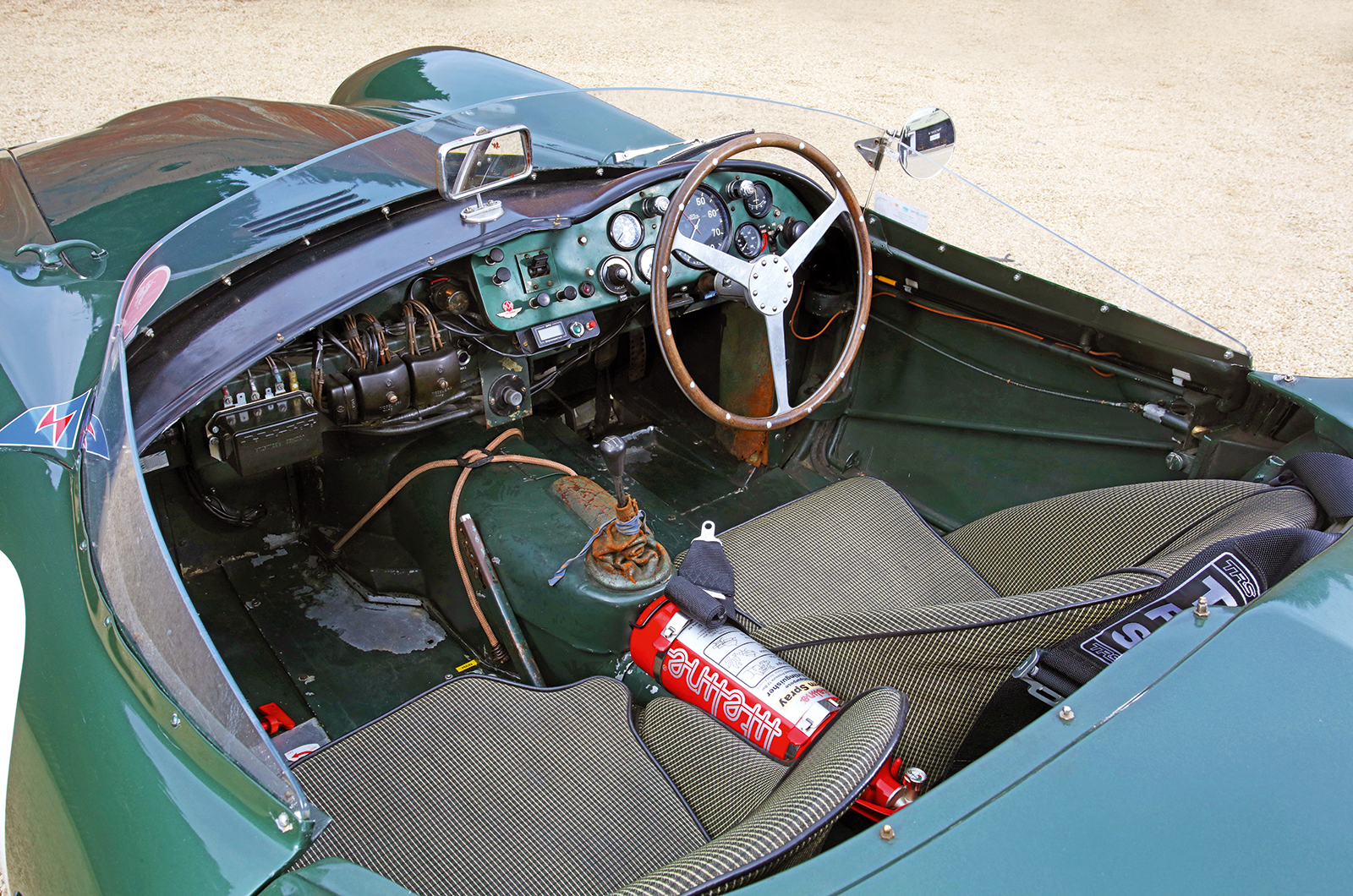 Classic & Sports Car – Jaguar D-type vs Aston Martin DB3S: Won for the road