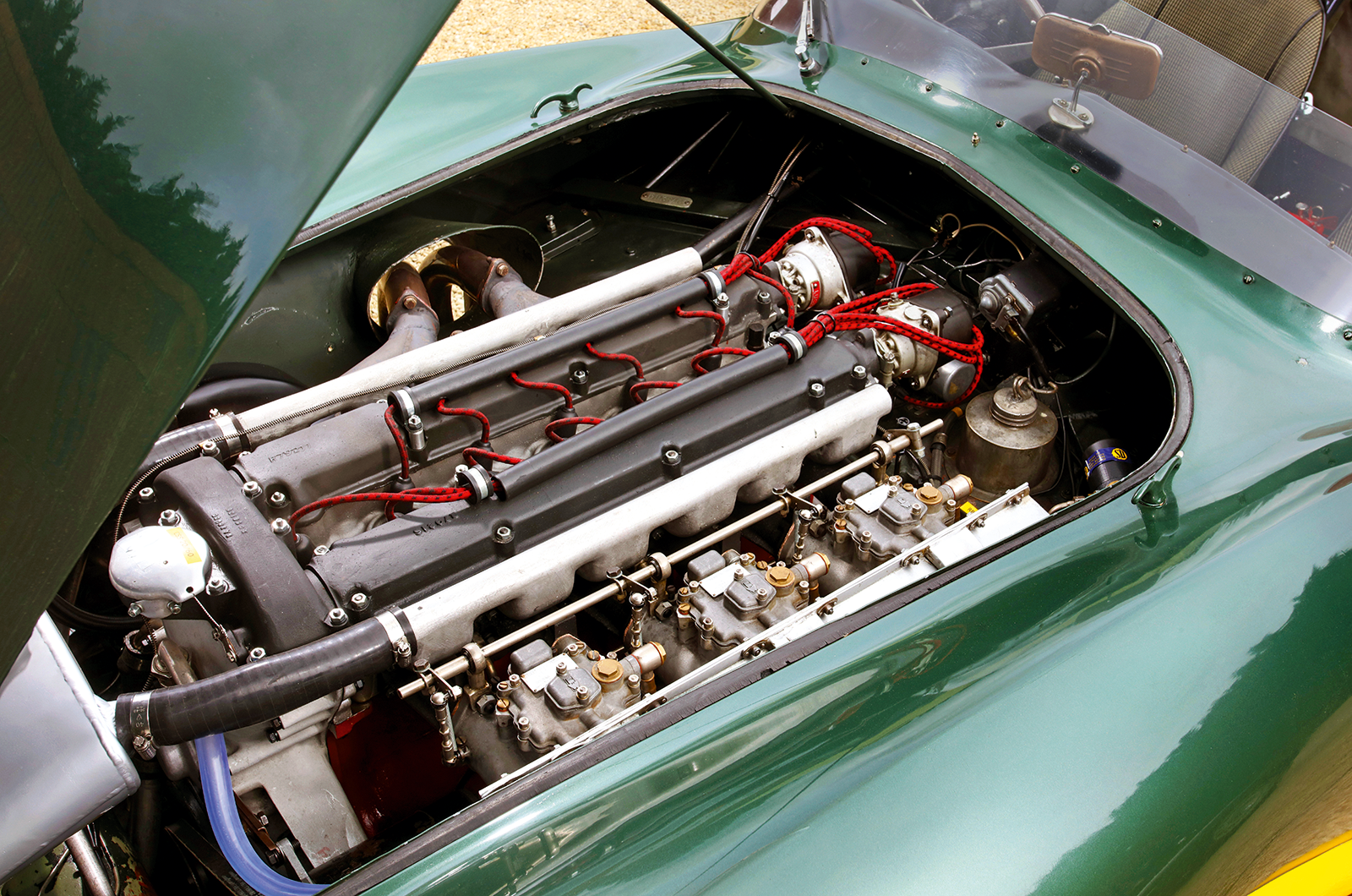 Classic & Sports Car – Jaguar D-type vs Aston Martin DB3S: Won for the road