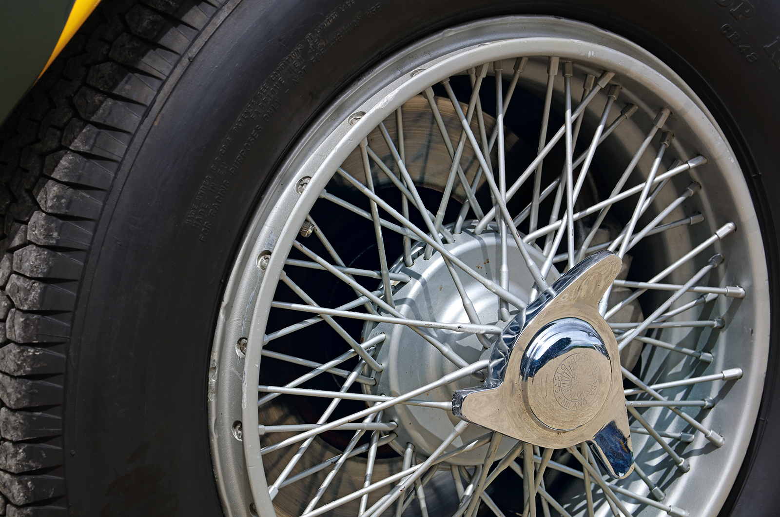 Classic & Sports Car – Jaguar D-type vs Aston Martin DB3S: Won for the road