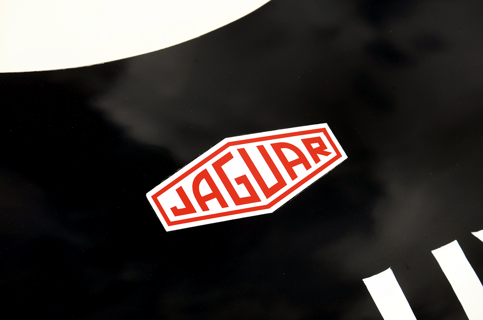 Classic & Sports Car – Jaguar D-type vs Aston Martin DB3S: Won for the road