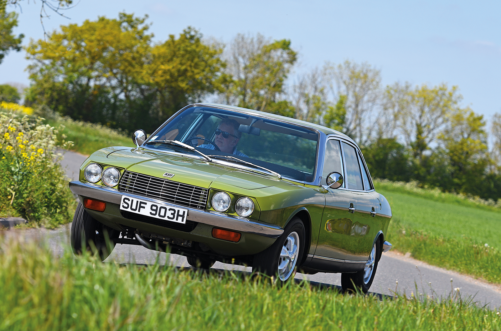 Twin headlamps replaced the NSU Ro80’s rectangular lights in 1969 – the metal grille was swapped for plastic a year later