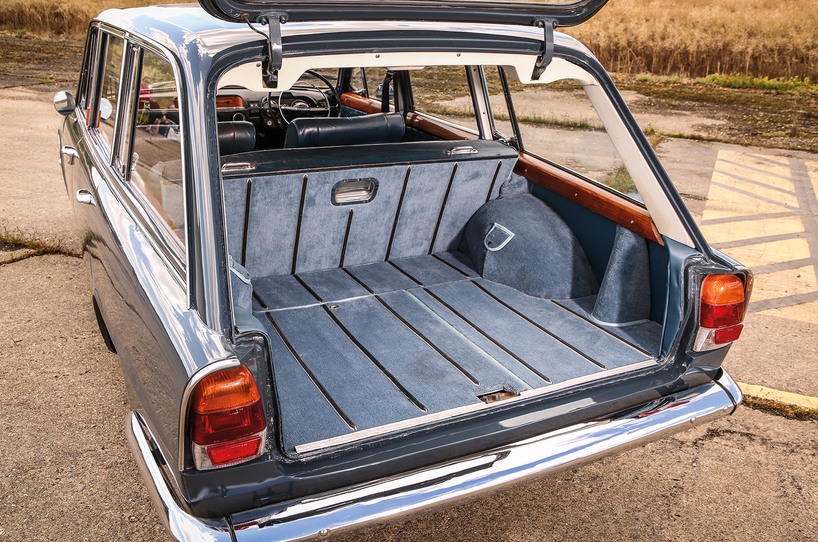 Classic & Sports Car – Estates of the nations: Fiat vs Volvo vs Triumph