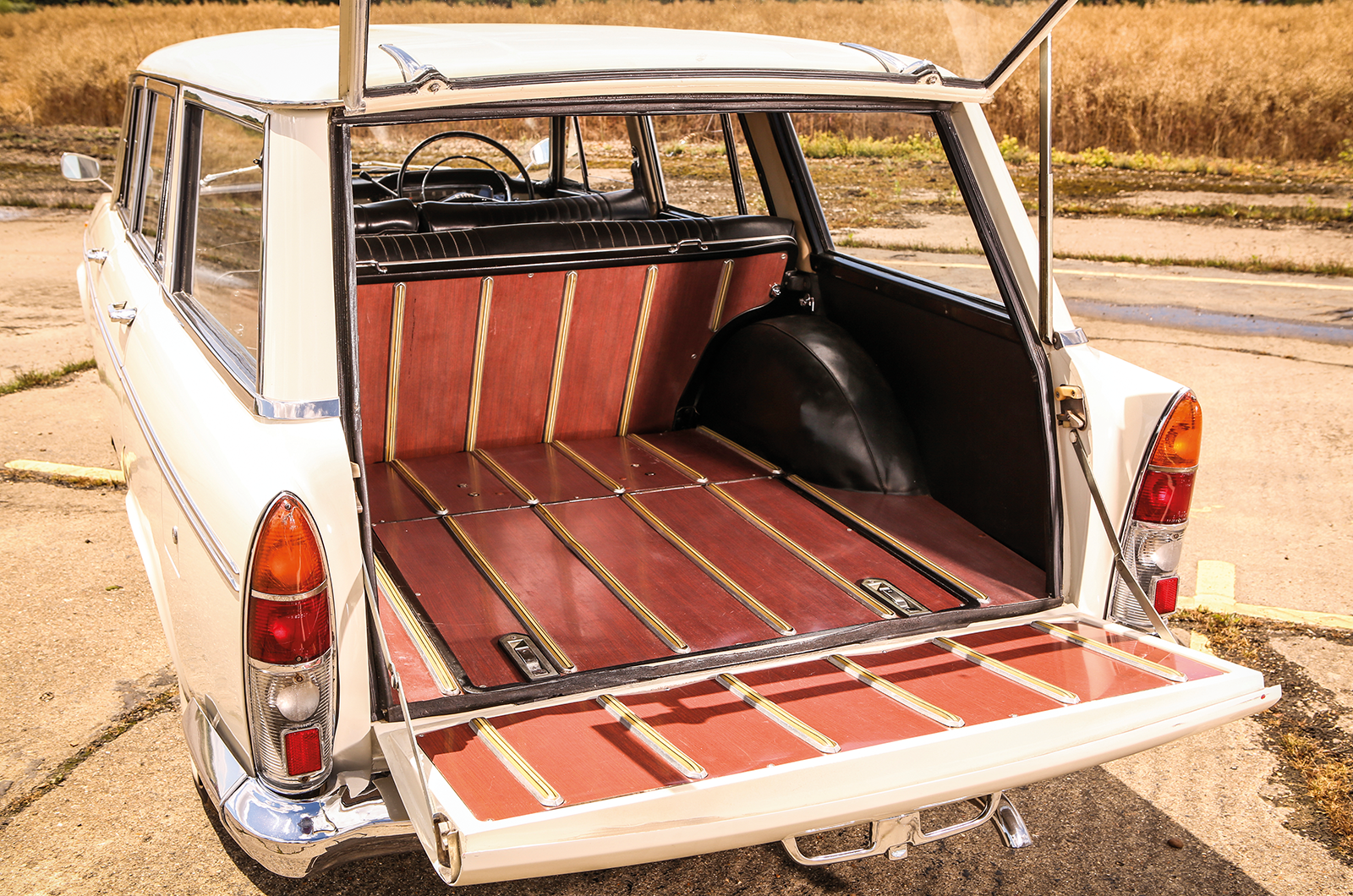 Classic & Sports Car – Estates of the nations: Fiat vs Volvo vs Triumph