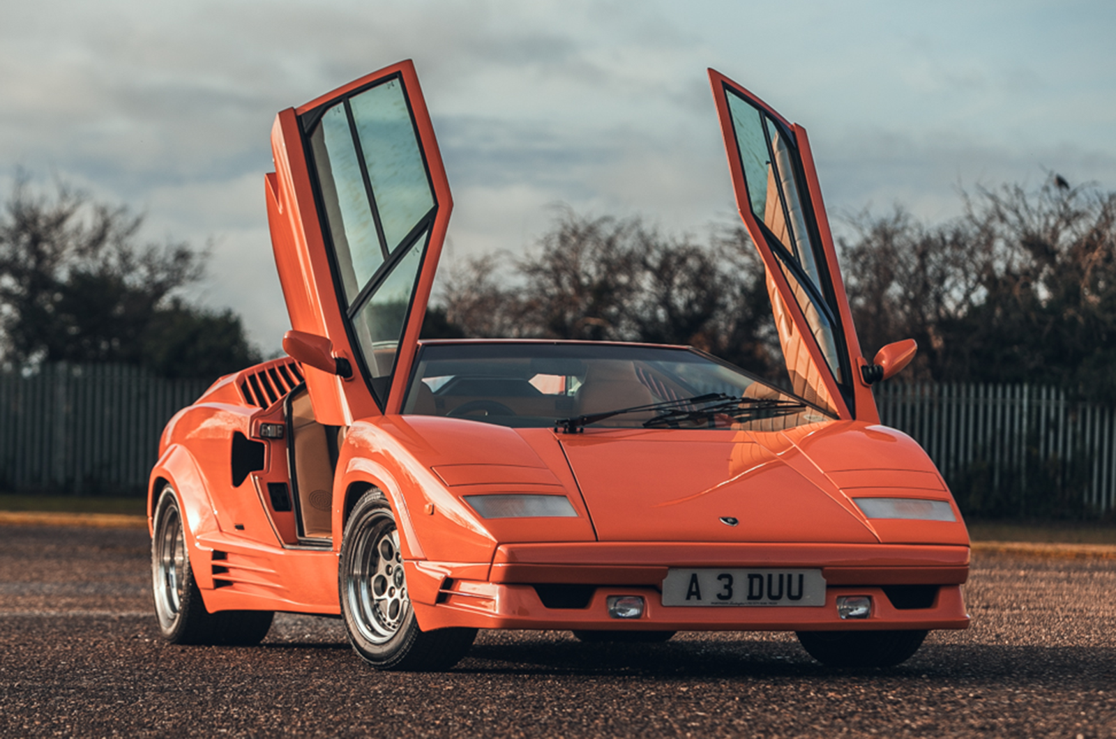 Classic & Sports Car – 1990 Lamborghini Countach 25th Anniversary