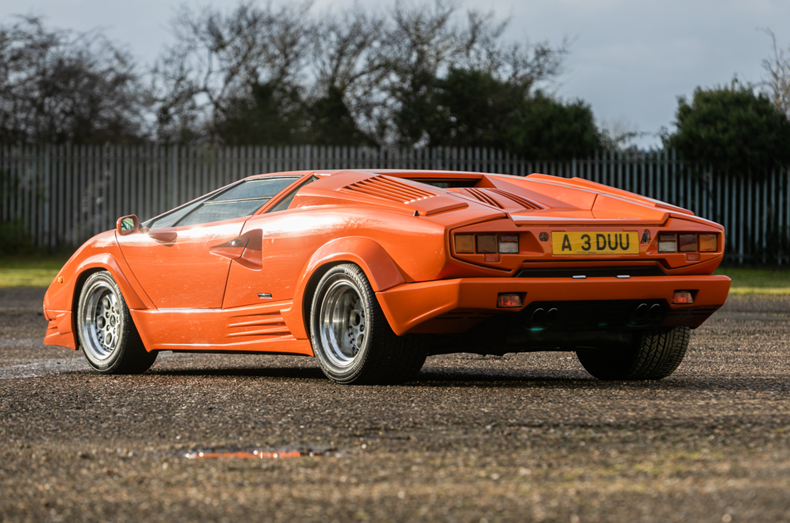 Classic & Sports Car – 1990 Lamborghini Countach 25th Anniversary