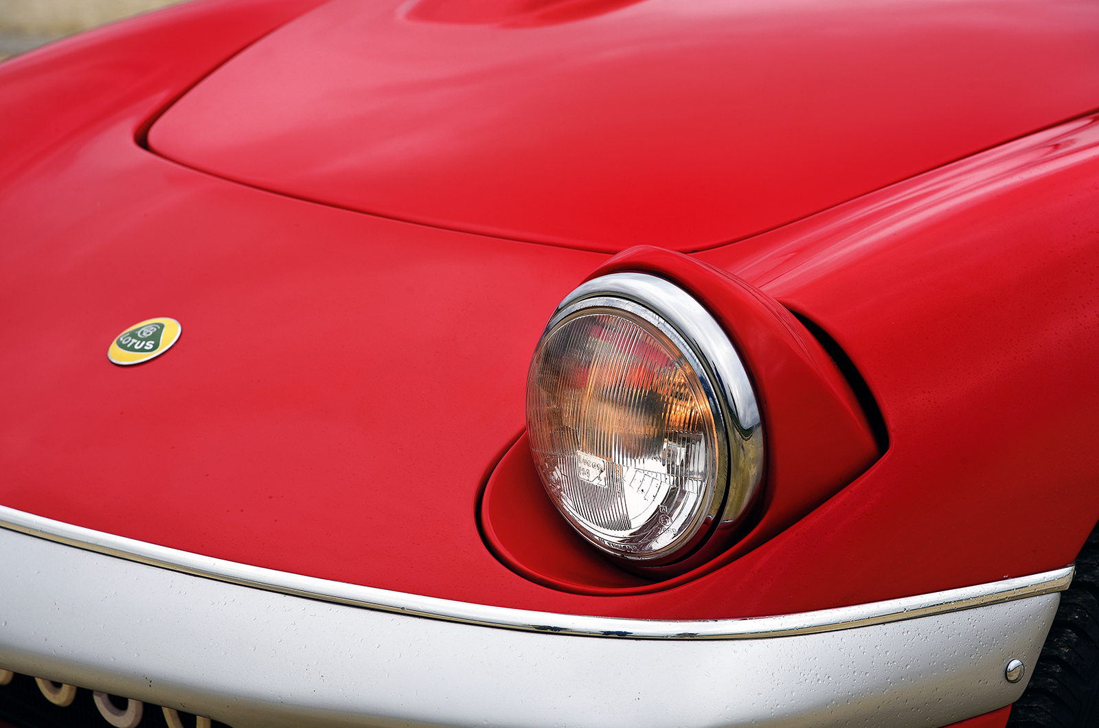 The Elan’s famous headlamps