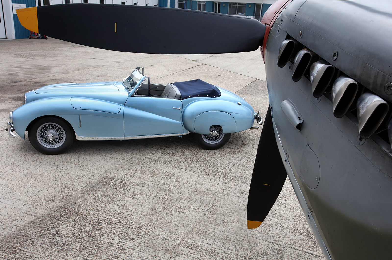 Classic & Sports Car – Aston Martin DB1: inherited beauty