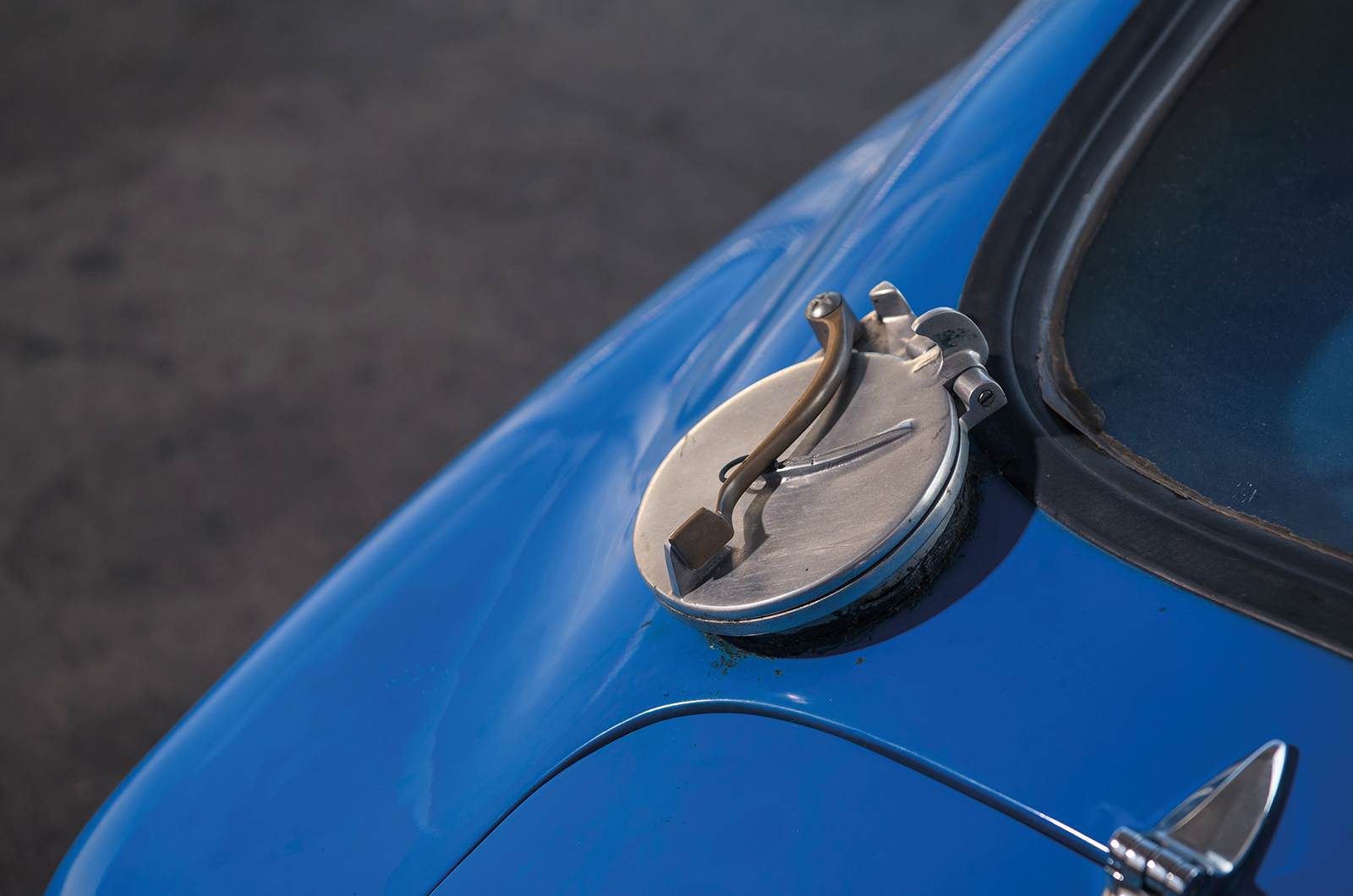 Classic & Sports Car – DB HBR4: Le Monstre of Paris