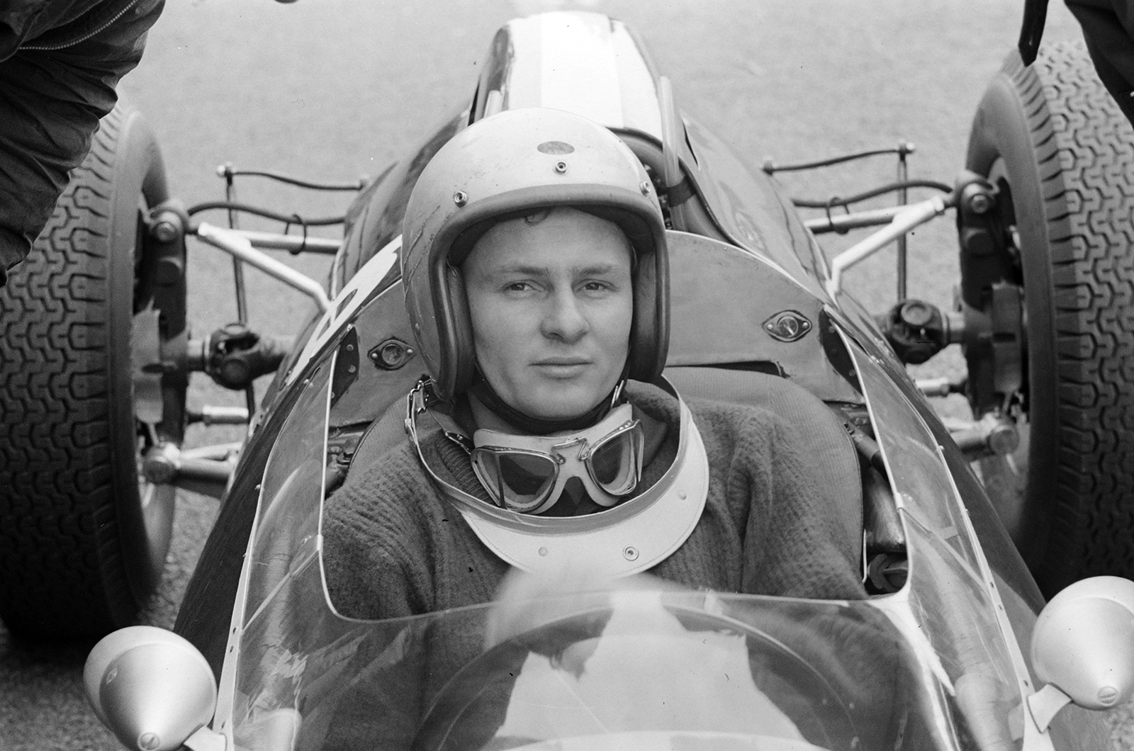 Classic & Sports Car – 8 reasons to visit The London Classic Car Show 2020