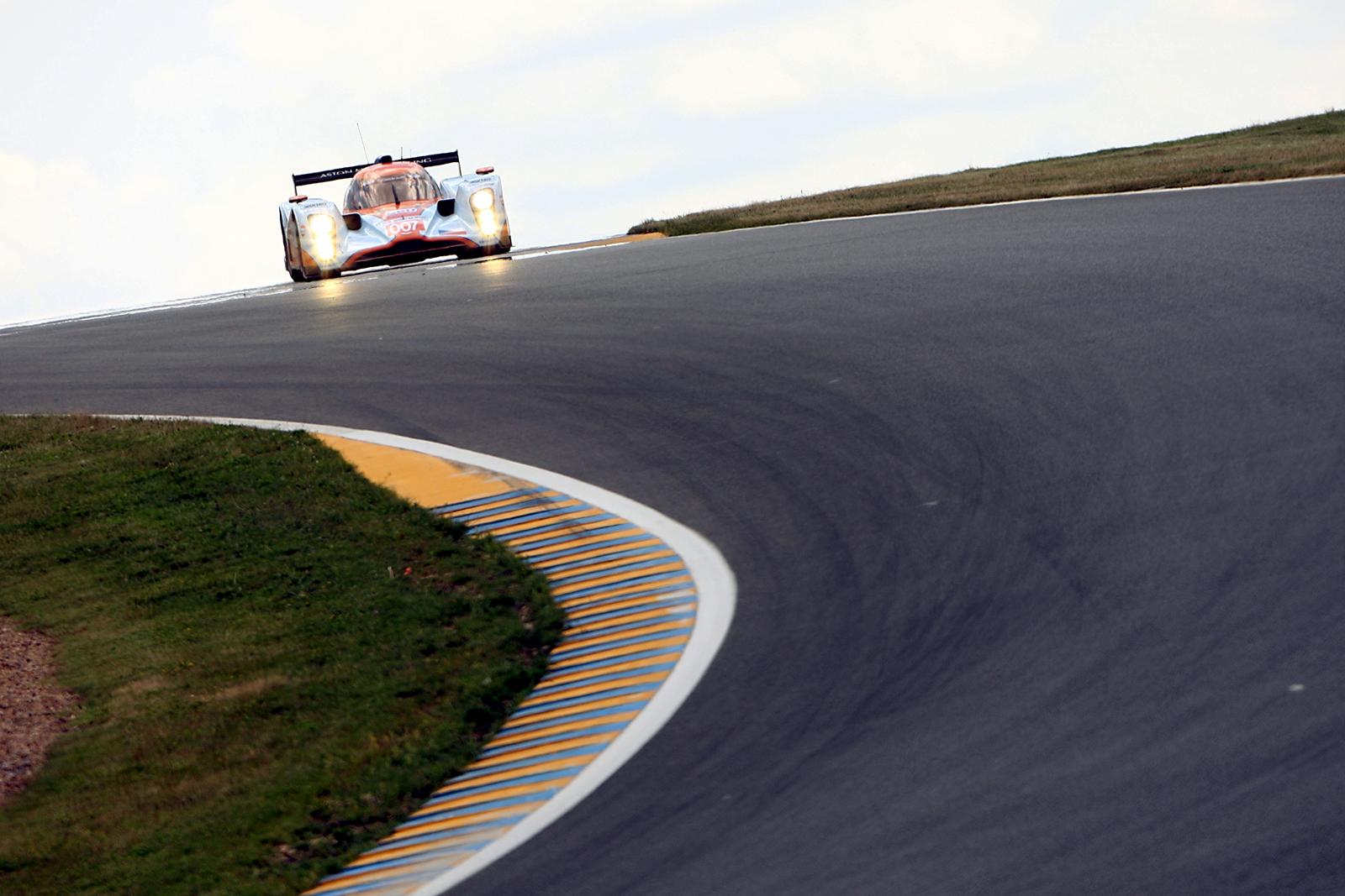 Classic & Sports Car – Gulf’s famous blue and orange is back