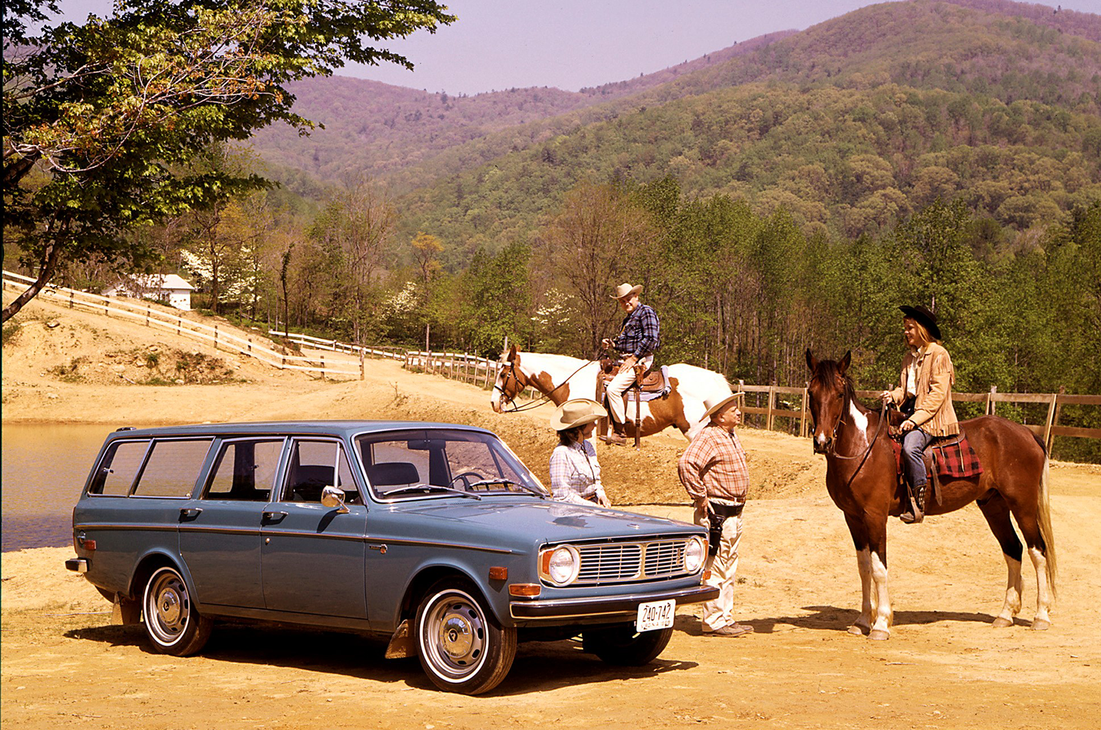 Classic & Sports Car – Guilty pleasures: Volvo 145 and 245