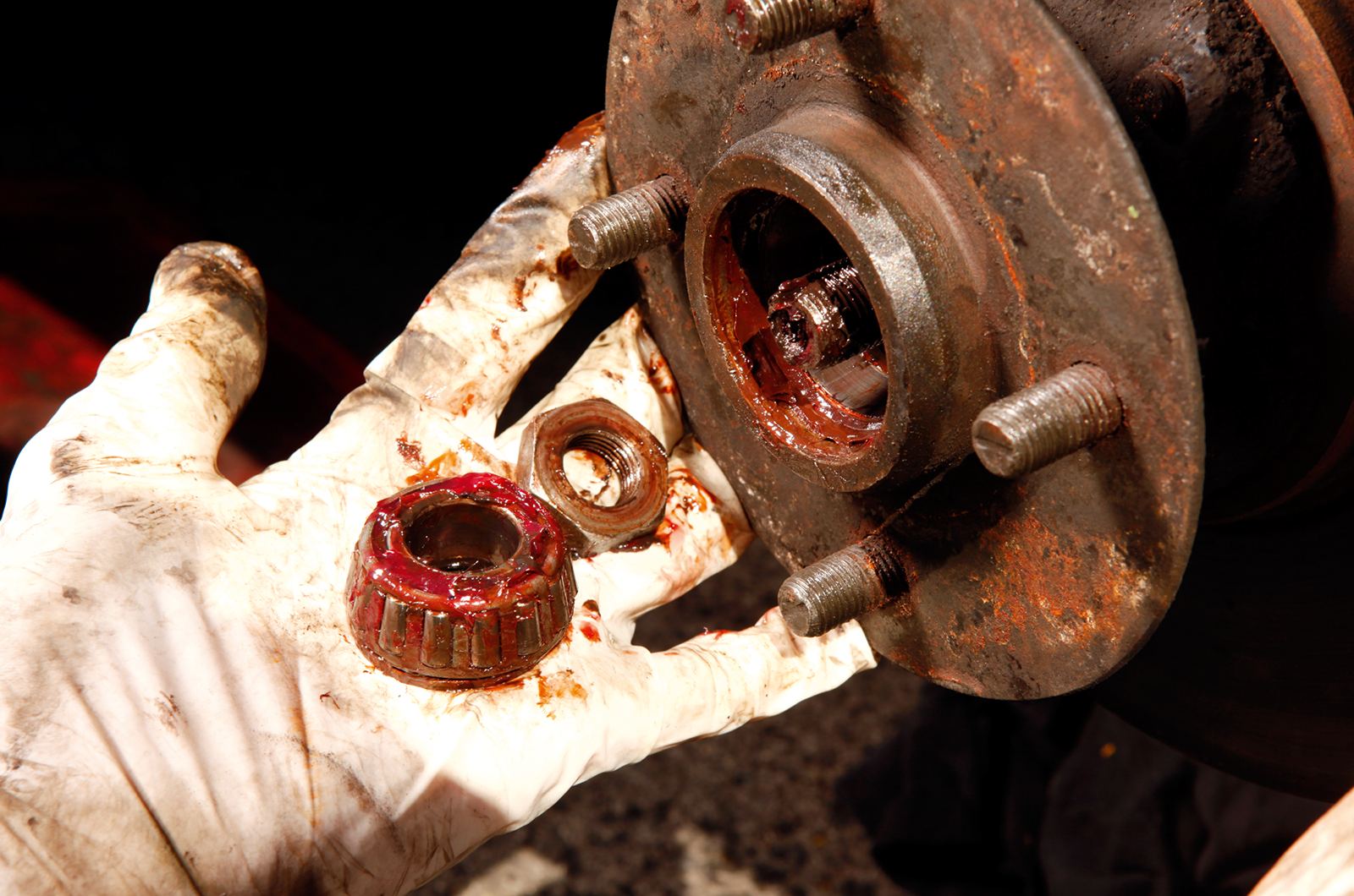 Classic & Sports Car - How to… renew a wheel bearing on your classic car