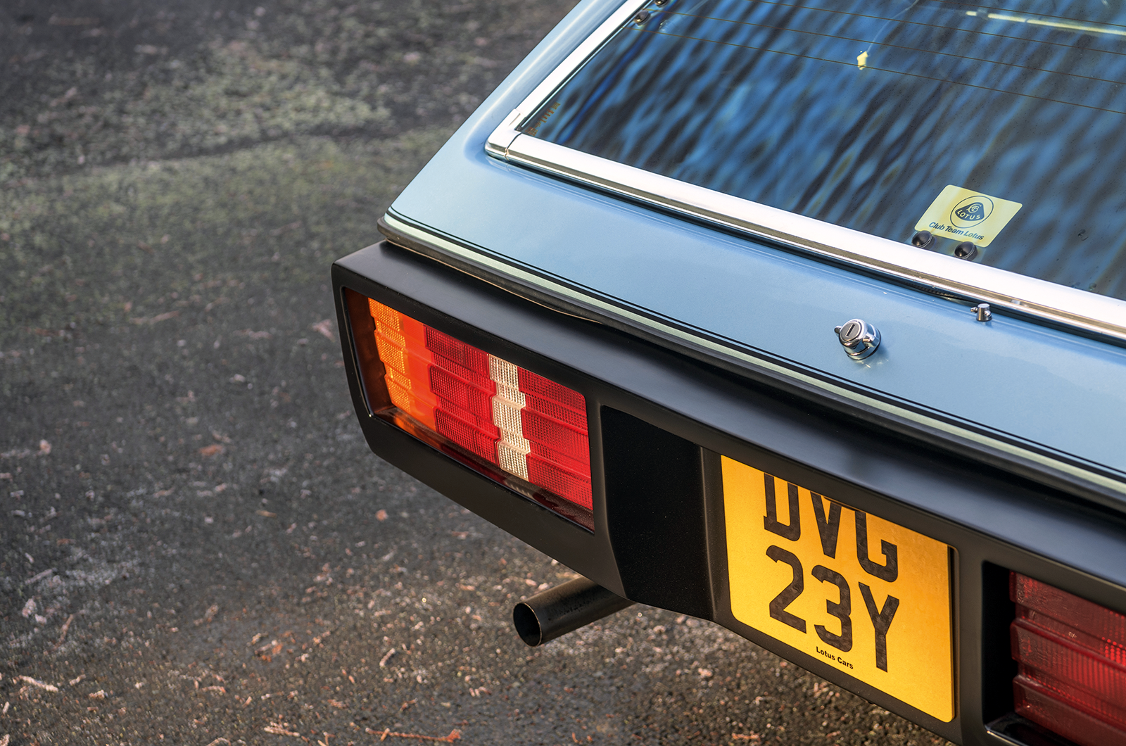 Classic & Sports Car – Jaguar XJ-S vs Lotus Elite: New order grand tourers