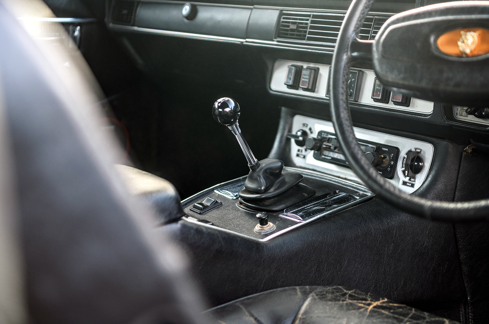 Classic & Sports Car – Jaguar XJ-S vs Lotus Elite: New order grand tourers