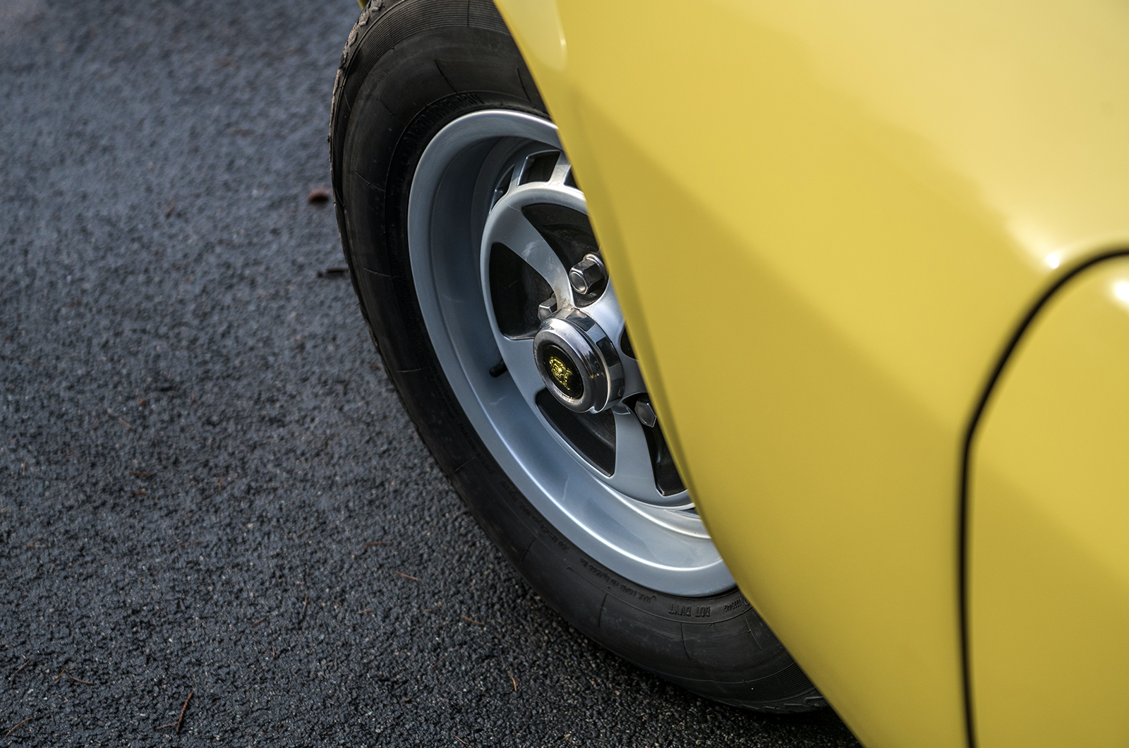 Classic & Sports Car – Jaguar XJ-S vs Lotus Elite: New order grand tourers