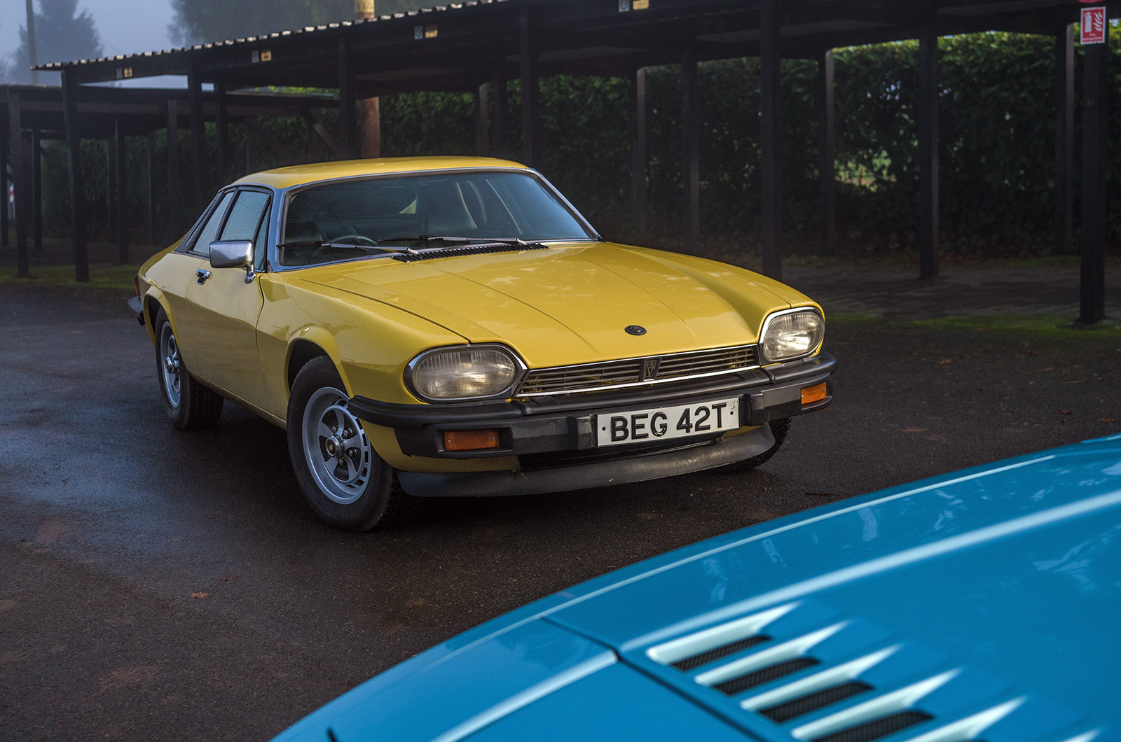 Classic & Sports Car – Jaguar XJ-S vs Lotus Elite: New order grand tourers