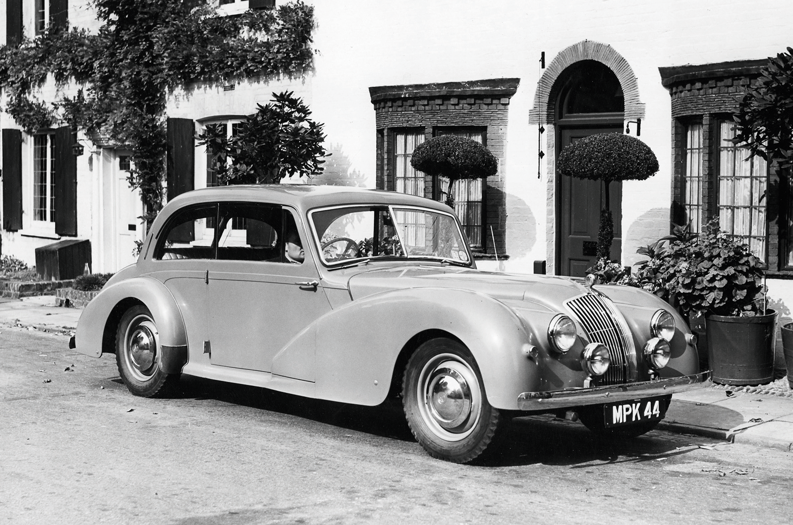 Classic & Sports Car – Buyer’s guide: Bristol 401-403