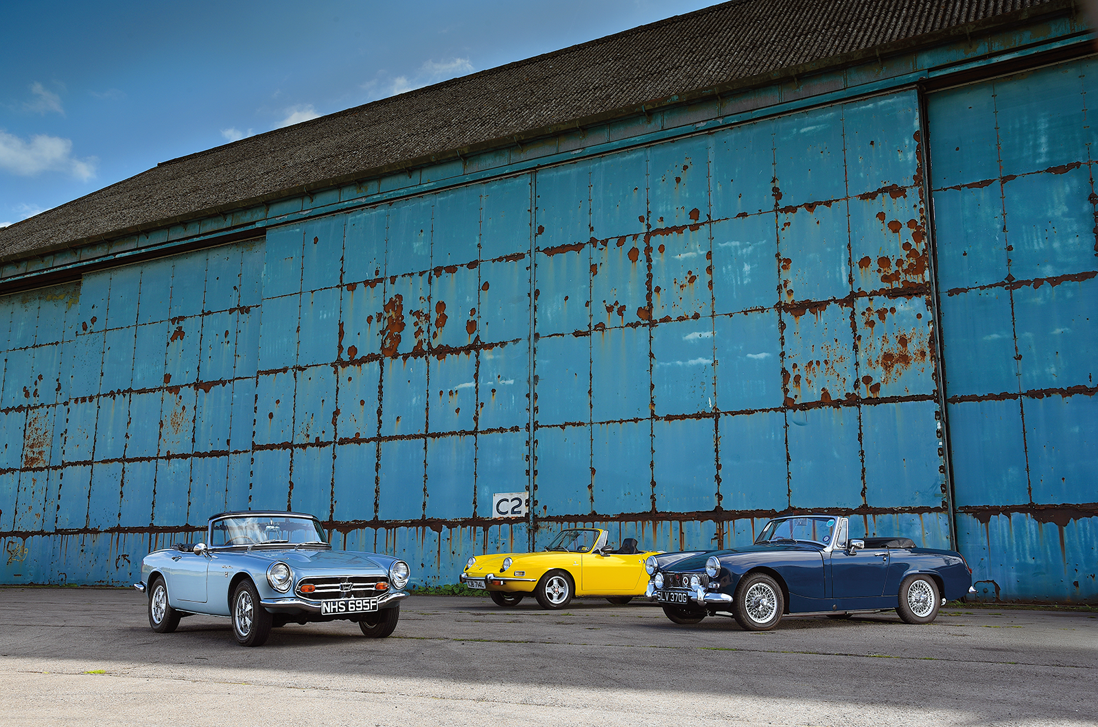 Classic & Sports Car – Baby classic sports cars do battle: Honda S800 Sport vs Fiat 850 Sport Spider vs MG Midget