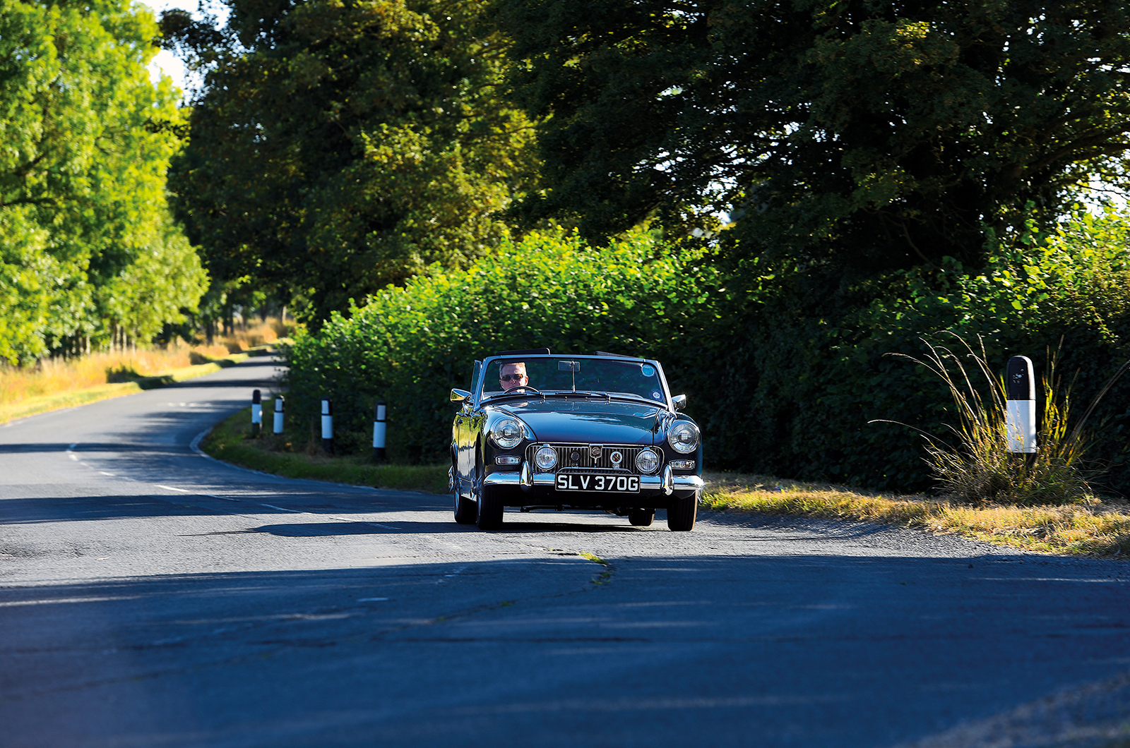 Classic & Sports Car – Baby classic sports cars do battle: Honda S800 Sport vs Fiat 850 Sport Spider vs MG Midget
