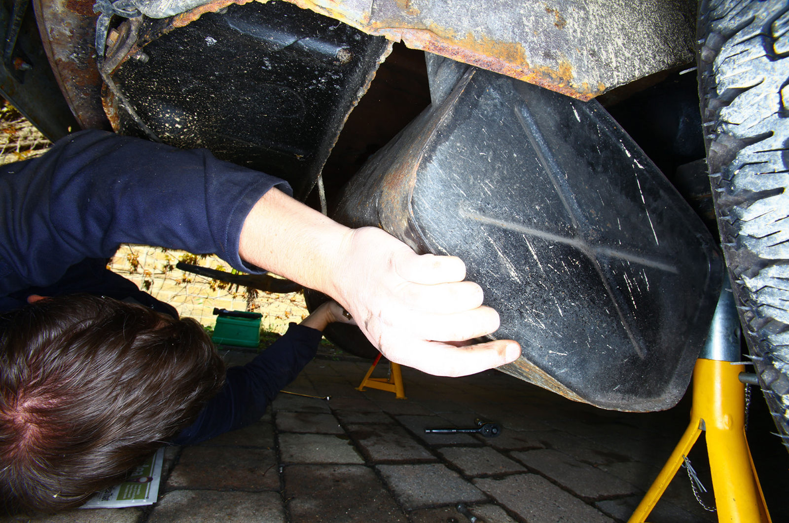 Classic & Sports Car – How to… overhaul your classic car’s fuel tank