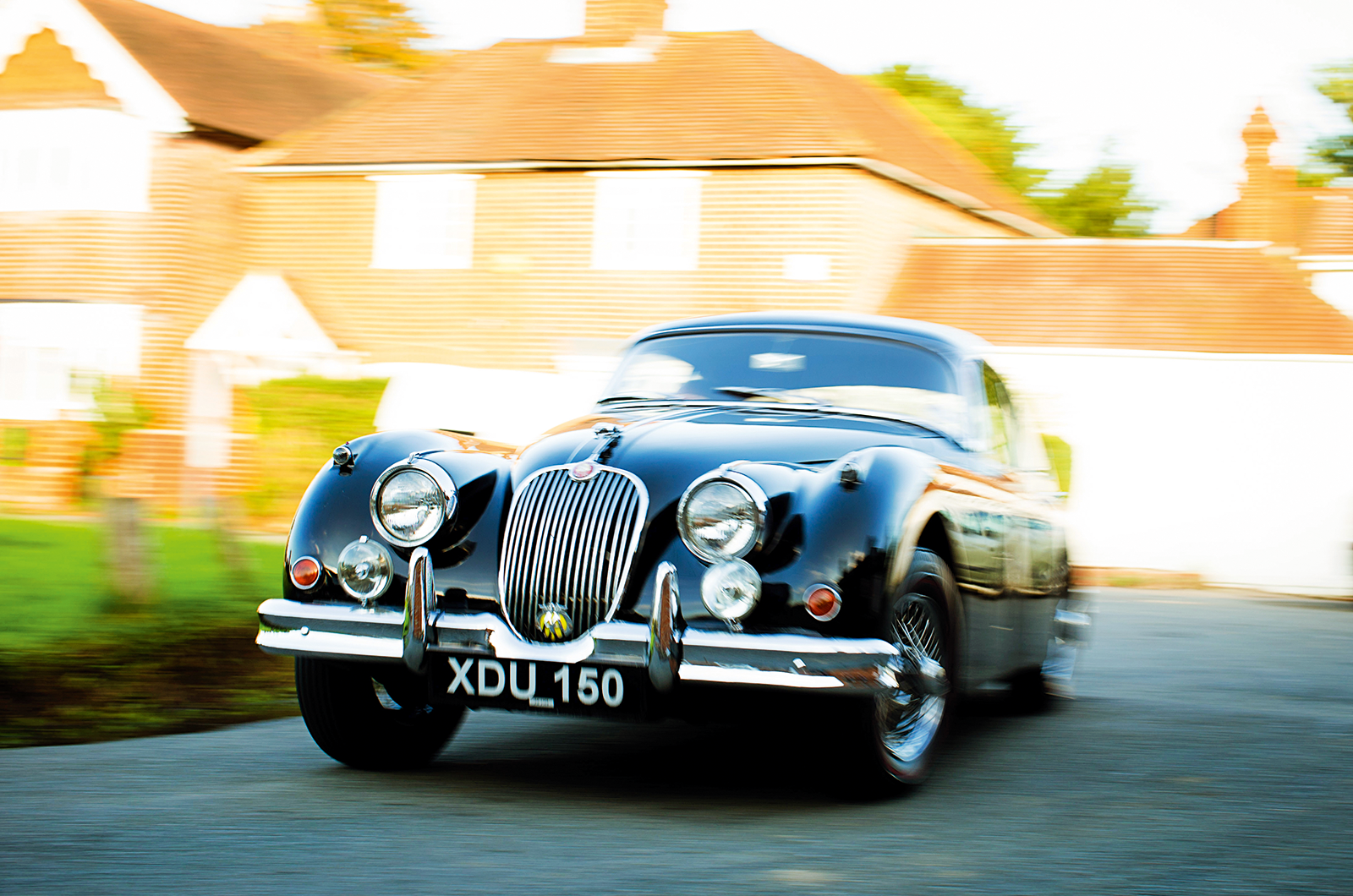 Classic & Sports Car – Midlands derby: Jensen 541R vs Jaguar XK150