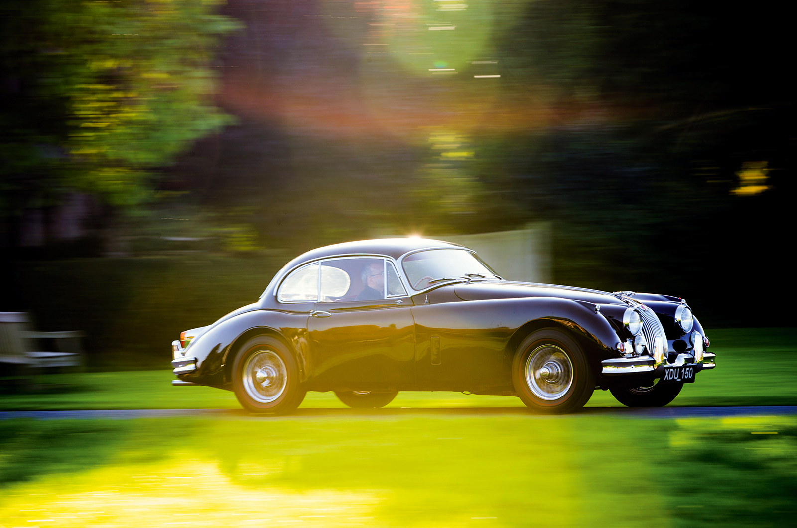 Classic & Sports Car – Midlands derby: Jensen 541R vs Jaguar XK150